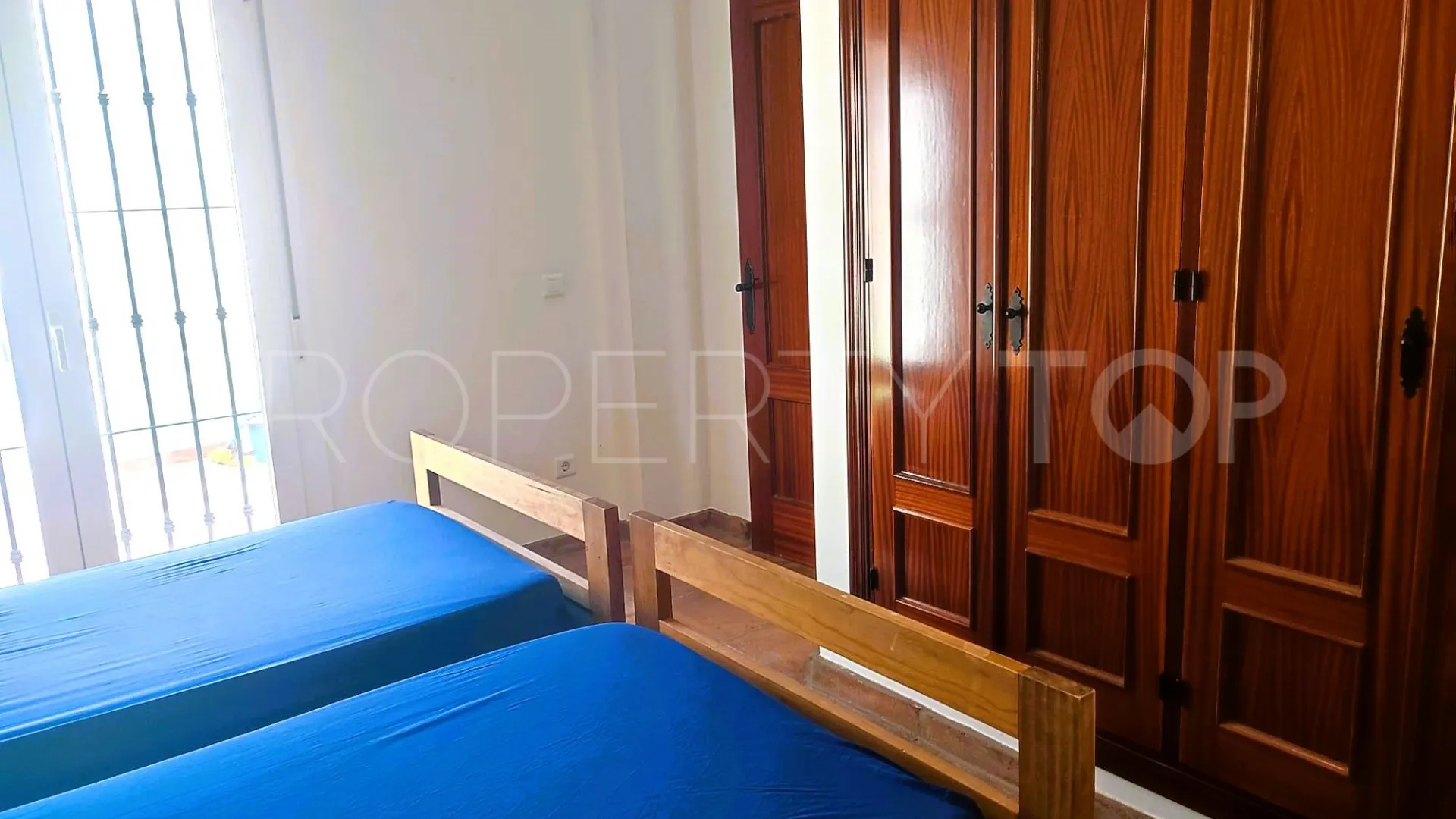 For sale house with 4 bedrooms in Arenas