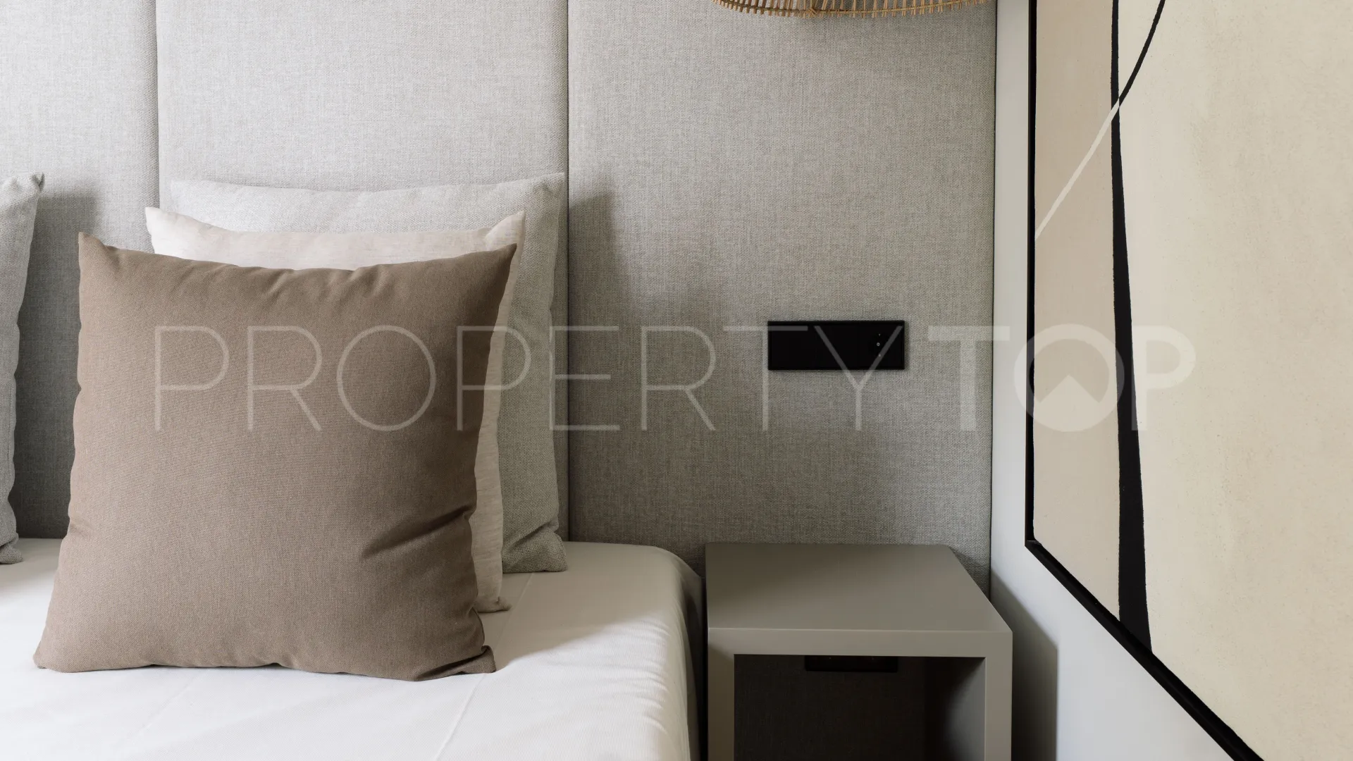 Ground floor apartment for sale in Santa Ponsa with 4 bedrooms