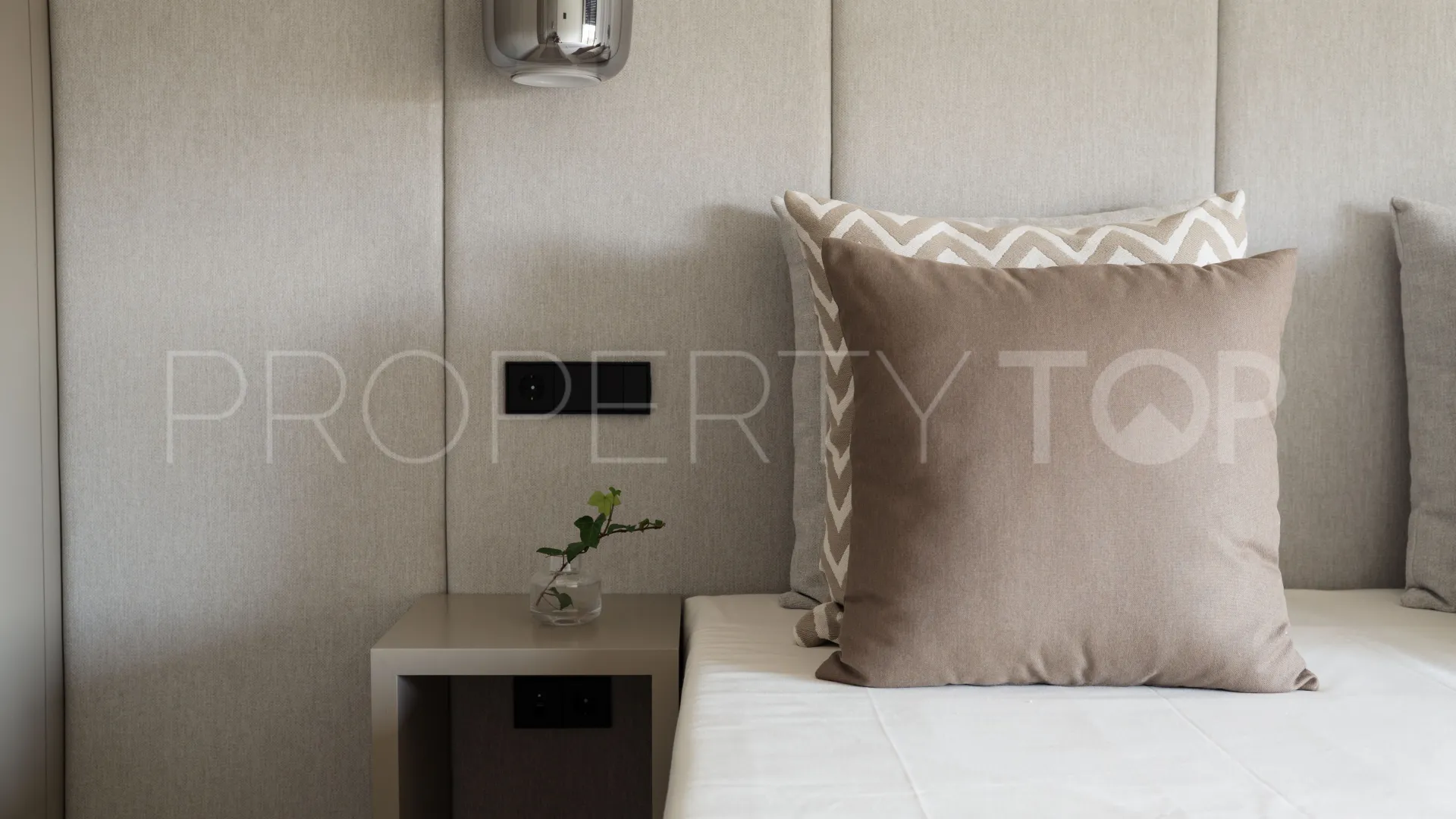 Ground floor apartment for sale in Santa Ponsa with 4 bedrooms