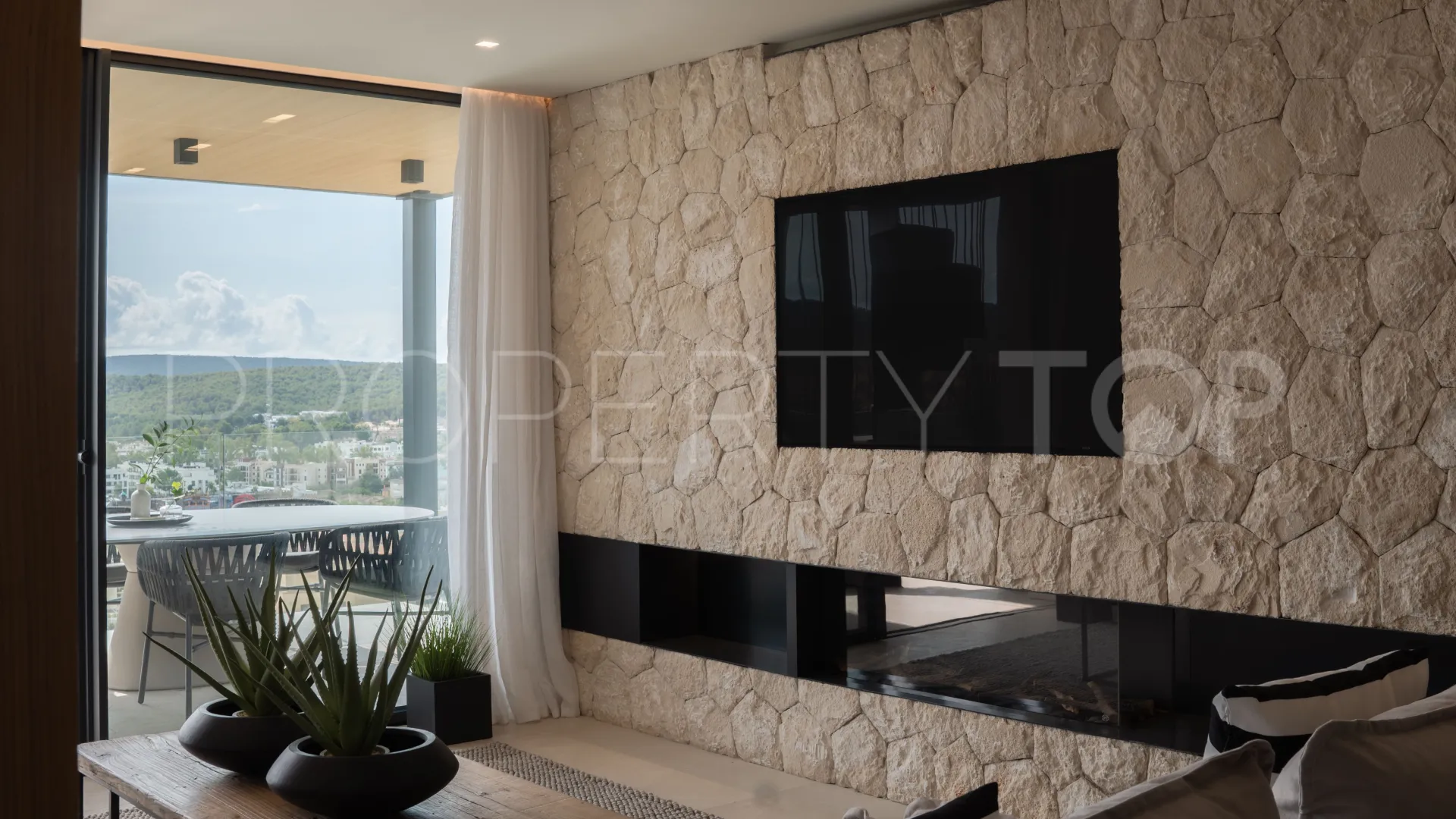 Ground floor apartment for sale in Santa Ponsa with 4 bedrooms