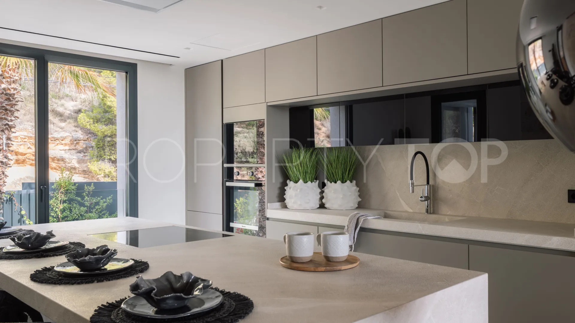 Ground floor apartment for sale in Santa Ponsa with 4 bedrooms