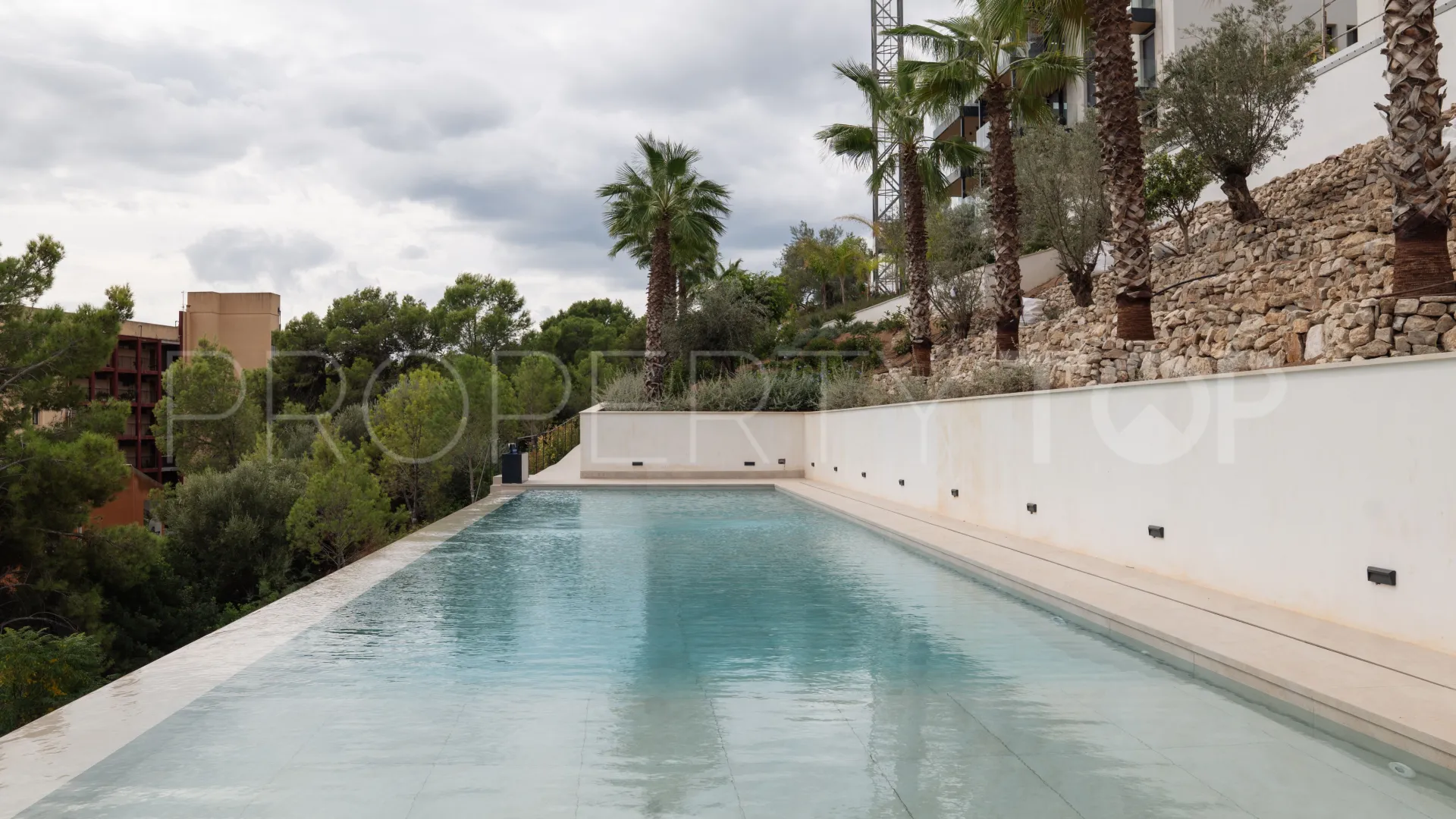 Ground floor apartment for sale in Santa Ponsa with 4 bedrooms