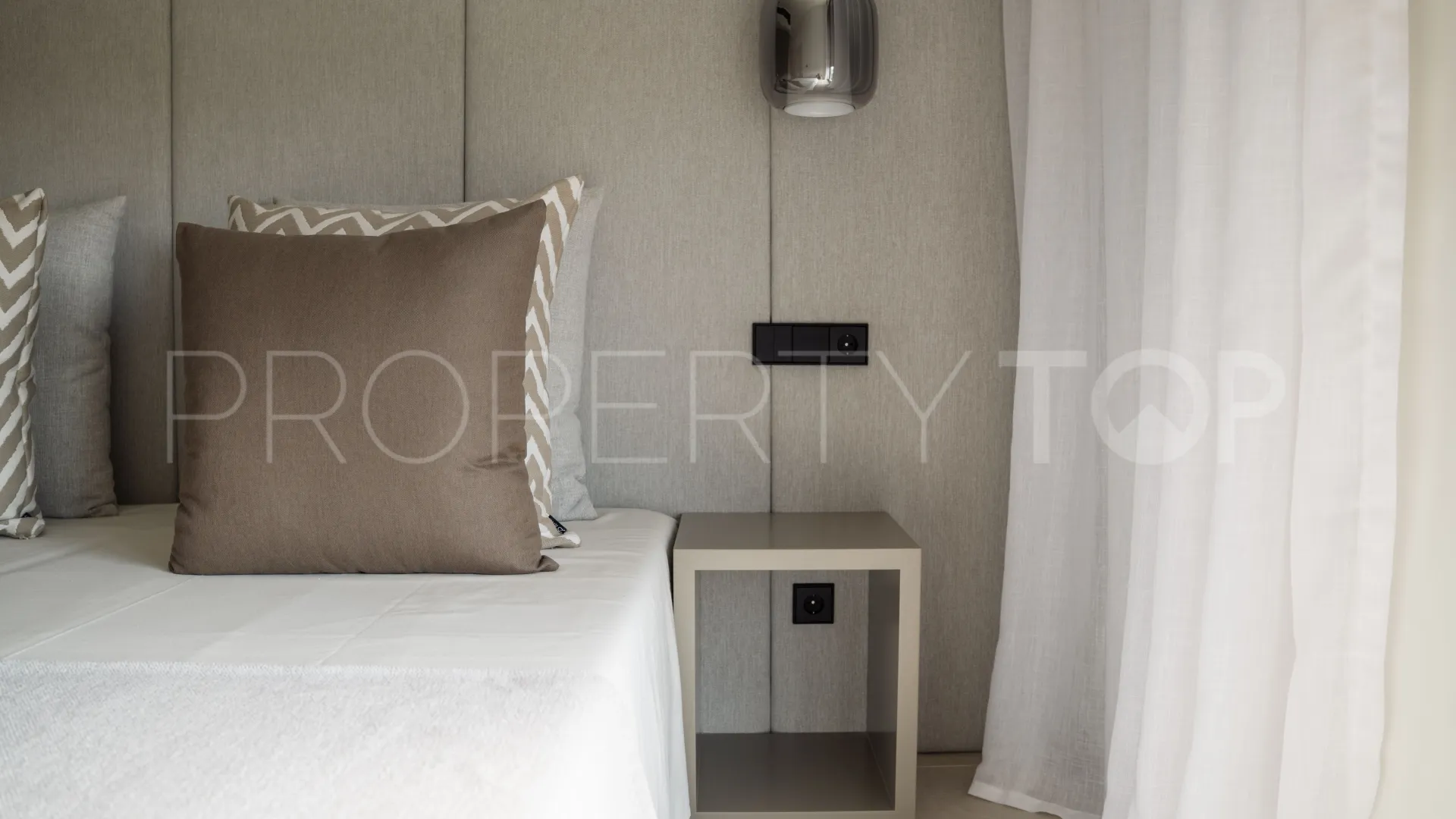 Ground floor apartment for sale in Santa Ponsa with 4 bedrooms