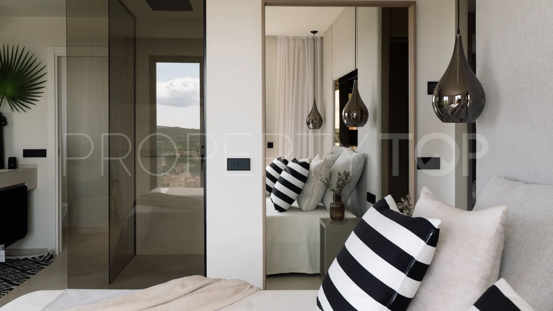 Ground floor apartment for sale in Santa Ponsa with 4 bedrooms