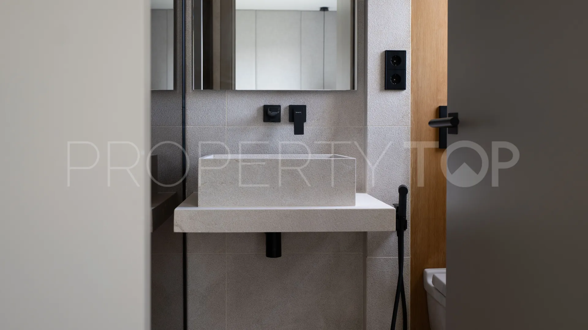 Ground floor apartment for sale in Santa Ponsa with 4 bedrooms