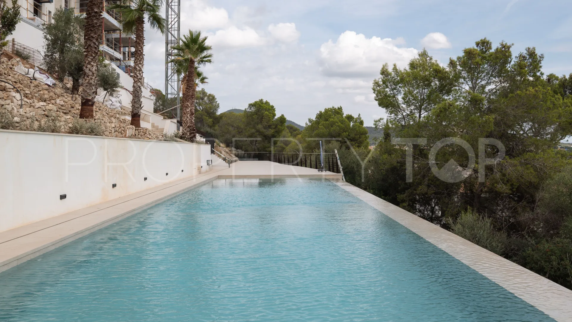 Ground floor apartment for sale in Santa Ponsa with 4 bedrooms