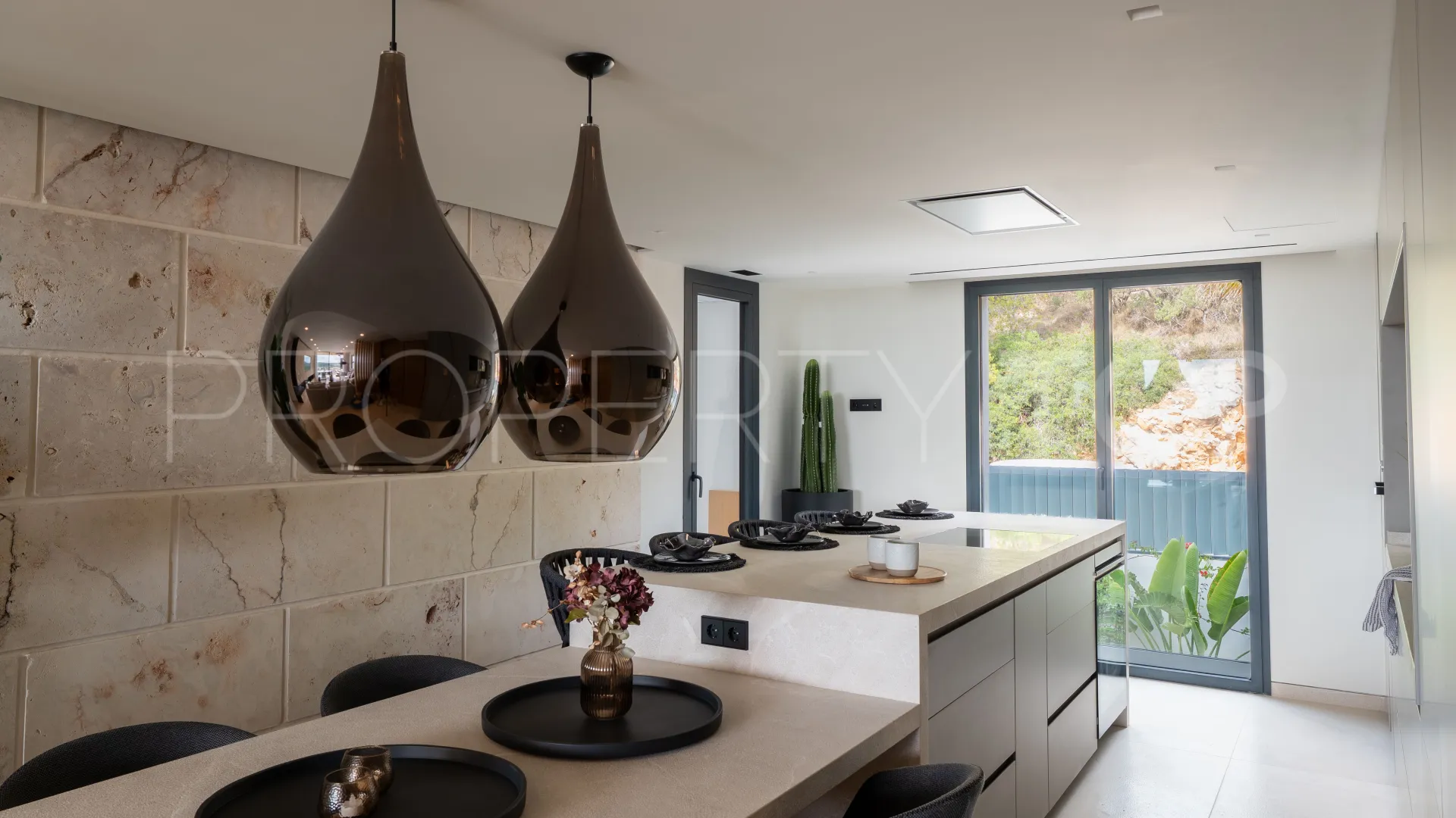 Ground floor apartment for sale in Santa Ponsa with 4 bedrooms