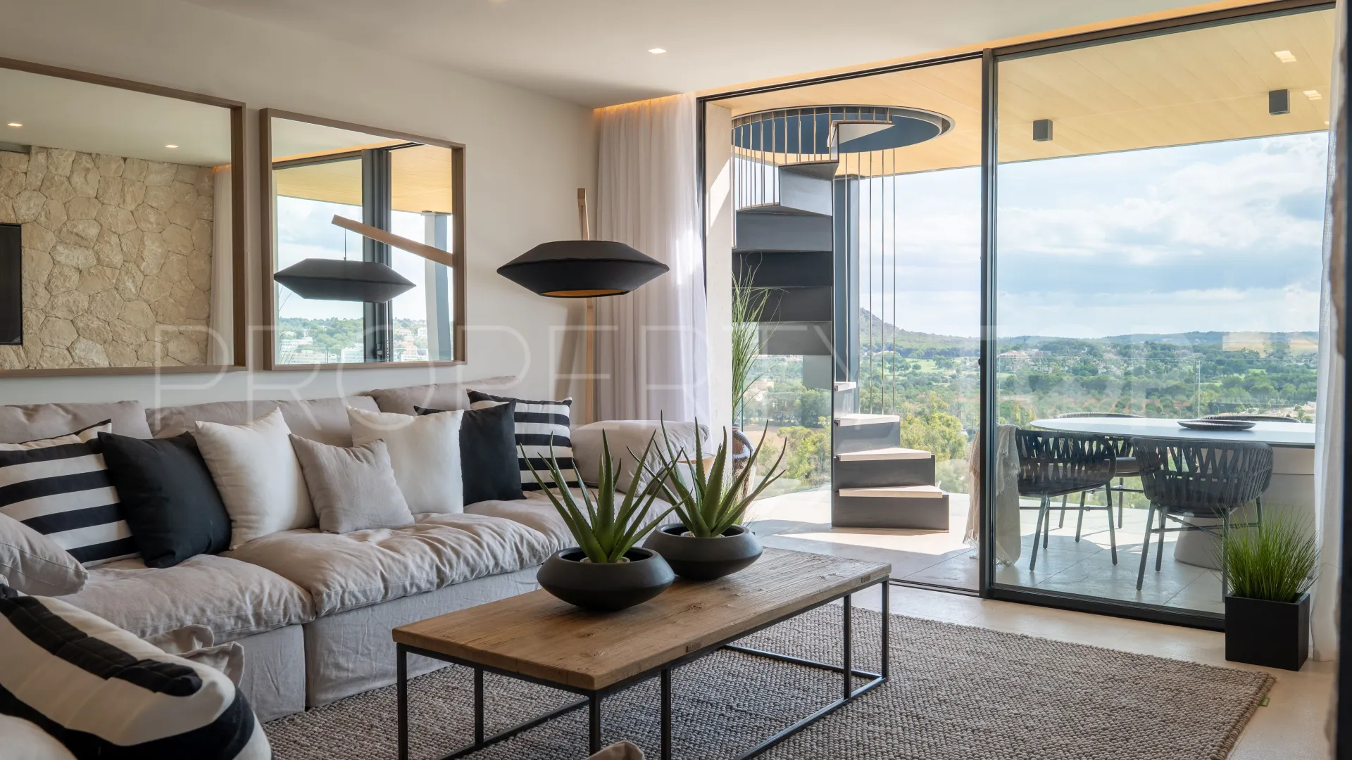 Ground floor apartment for sale in Santa Ponsa with 4 bedrooms