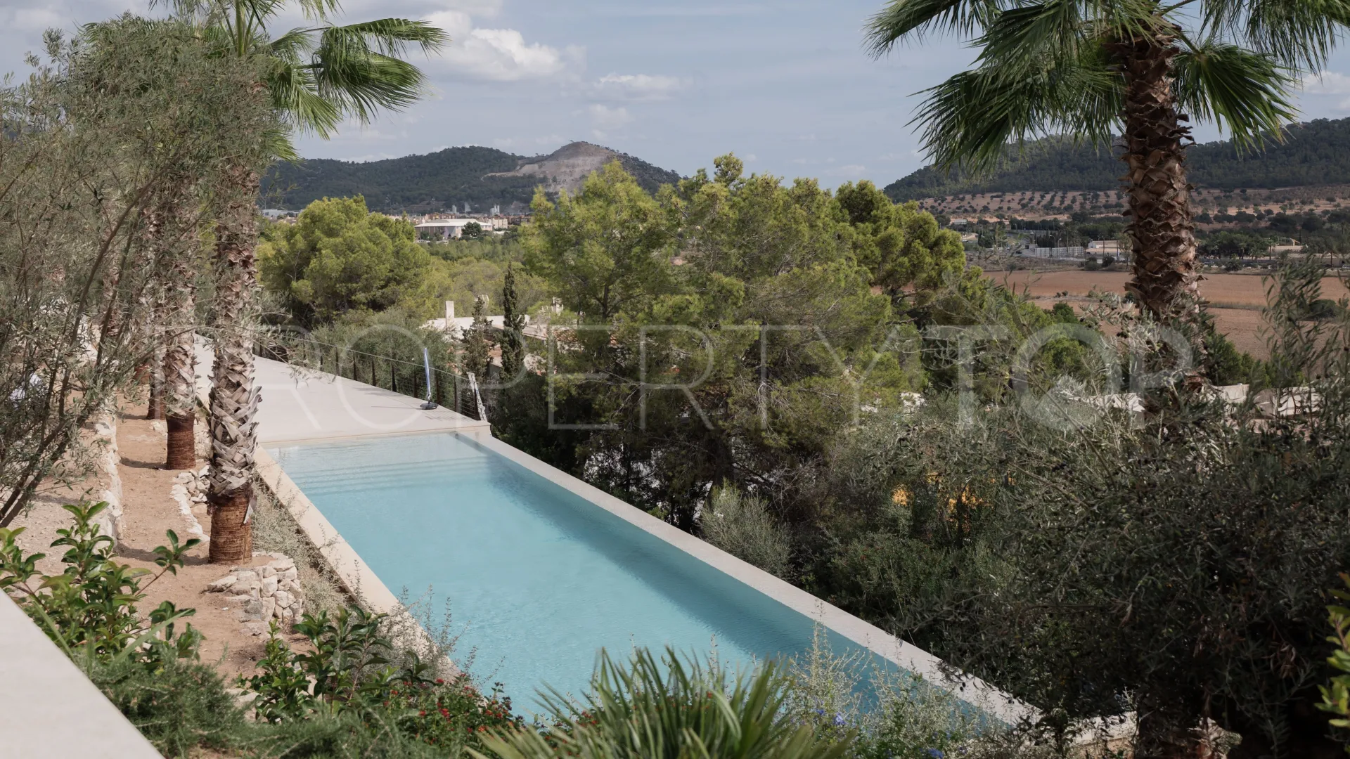 Ground floor apartment for sale in Santa Ponsa with 4 bedrooms