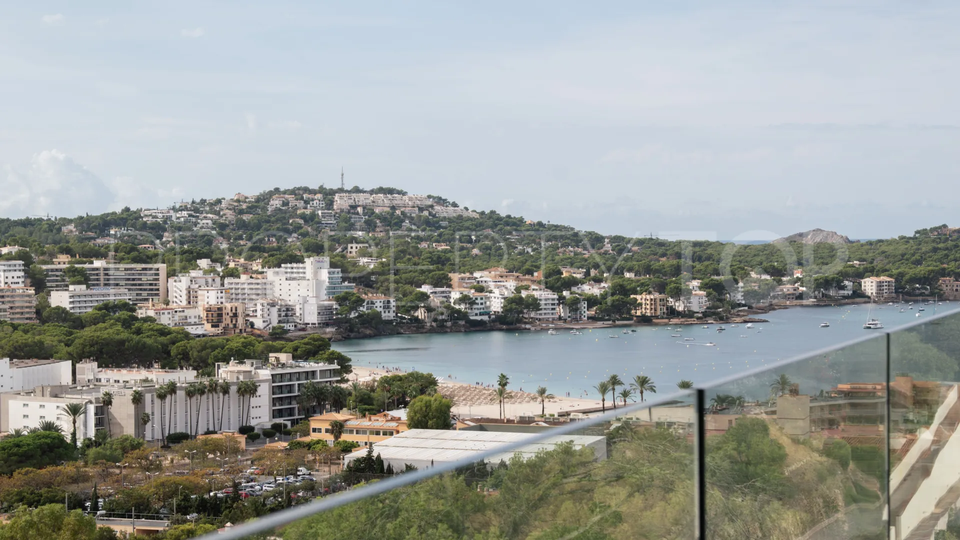 Ground floor apartment for sale in Santa Ponsa with 4 bedrooms