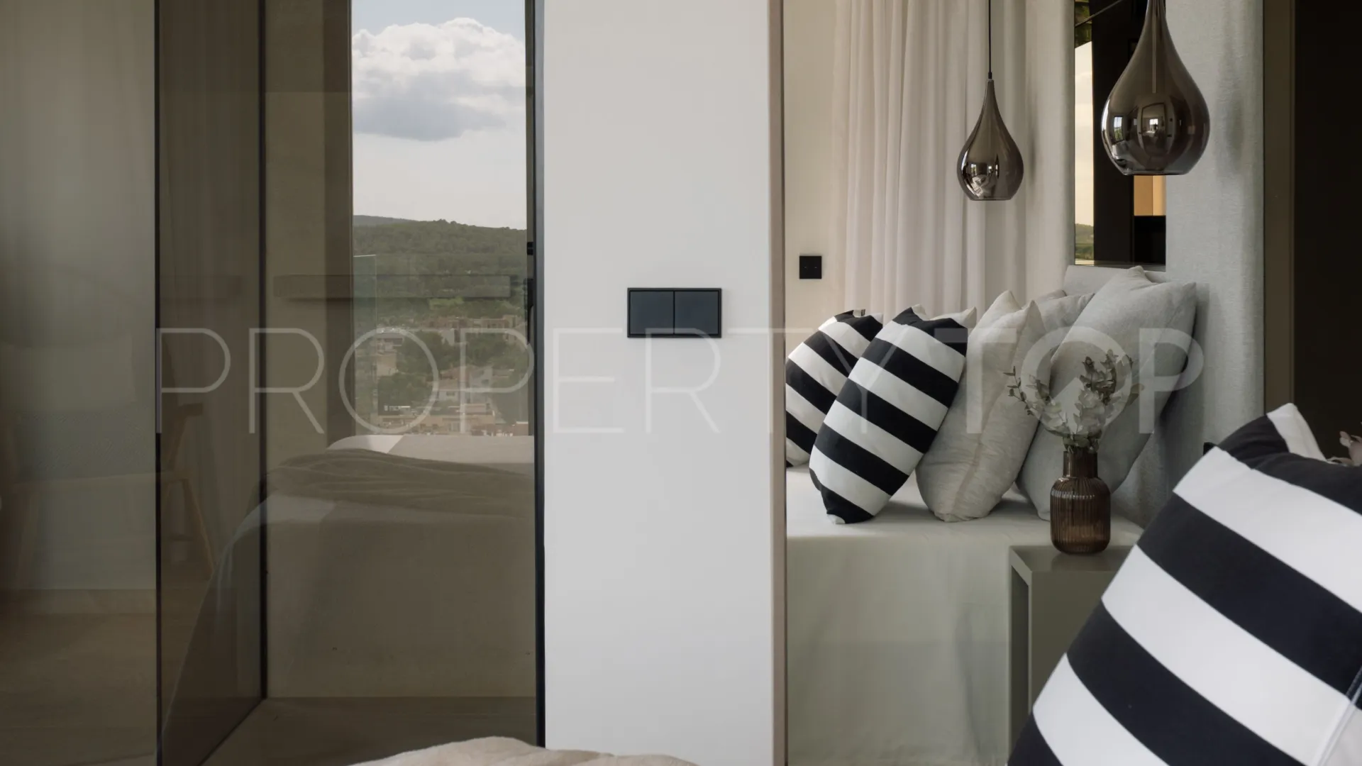 Ground floor apartment for sale in Santa Ponsa with 4 bedrooms