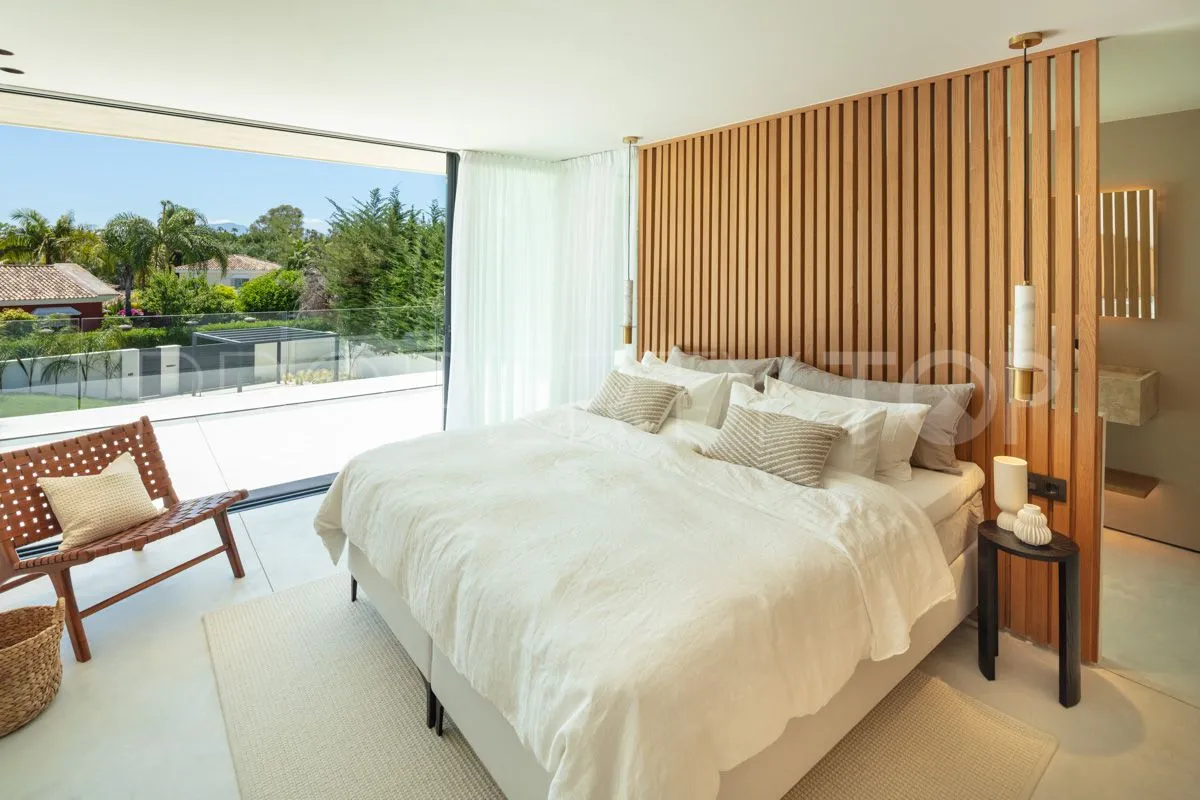 Villa a la venta de 4 dormitorios en Nueva Andalucia