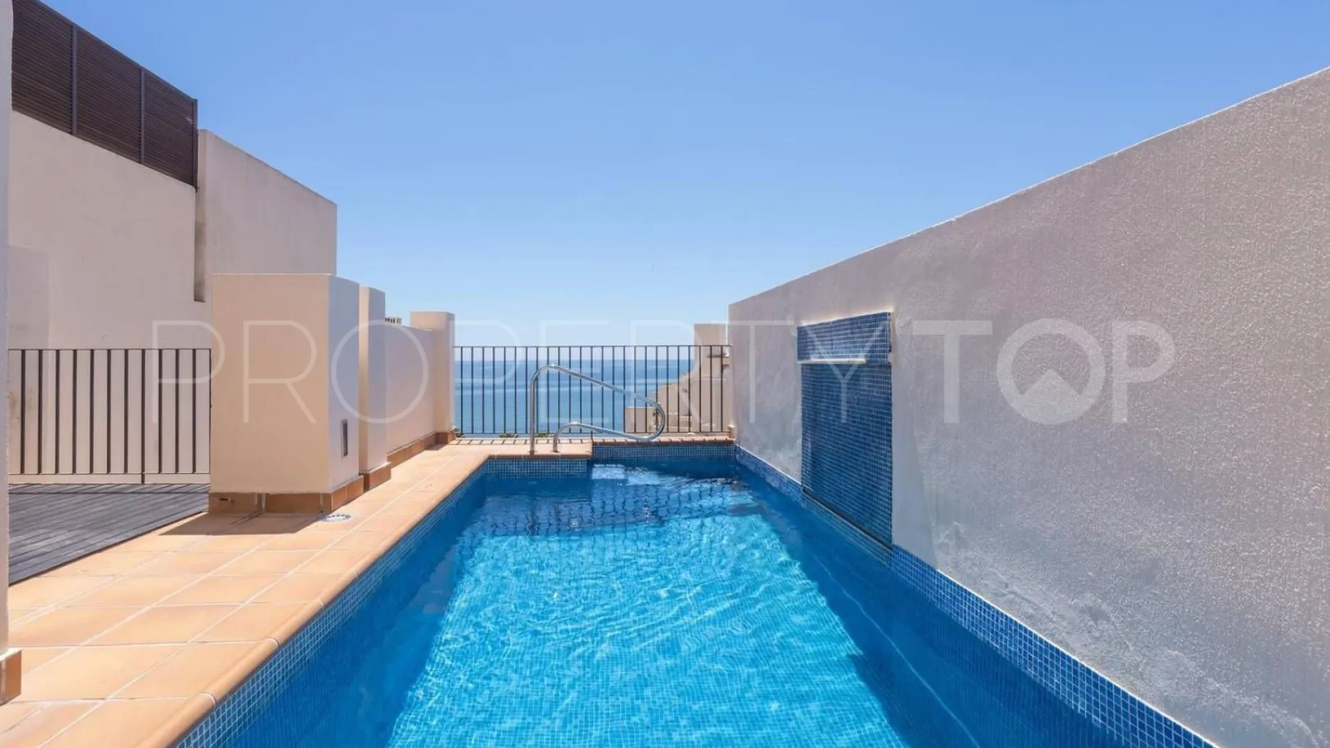 Duplex penthouse for sale in Bahia de la Plata