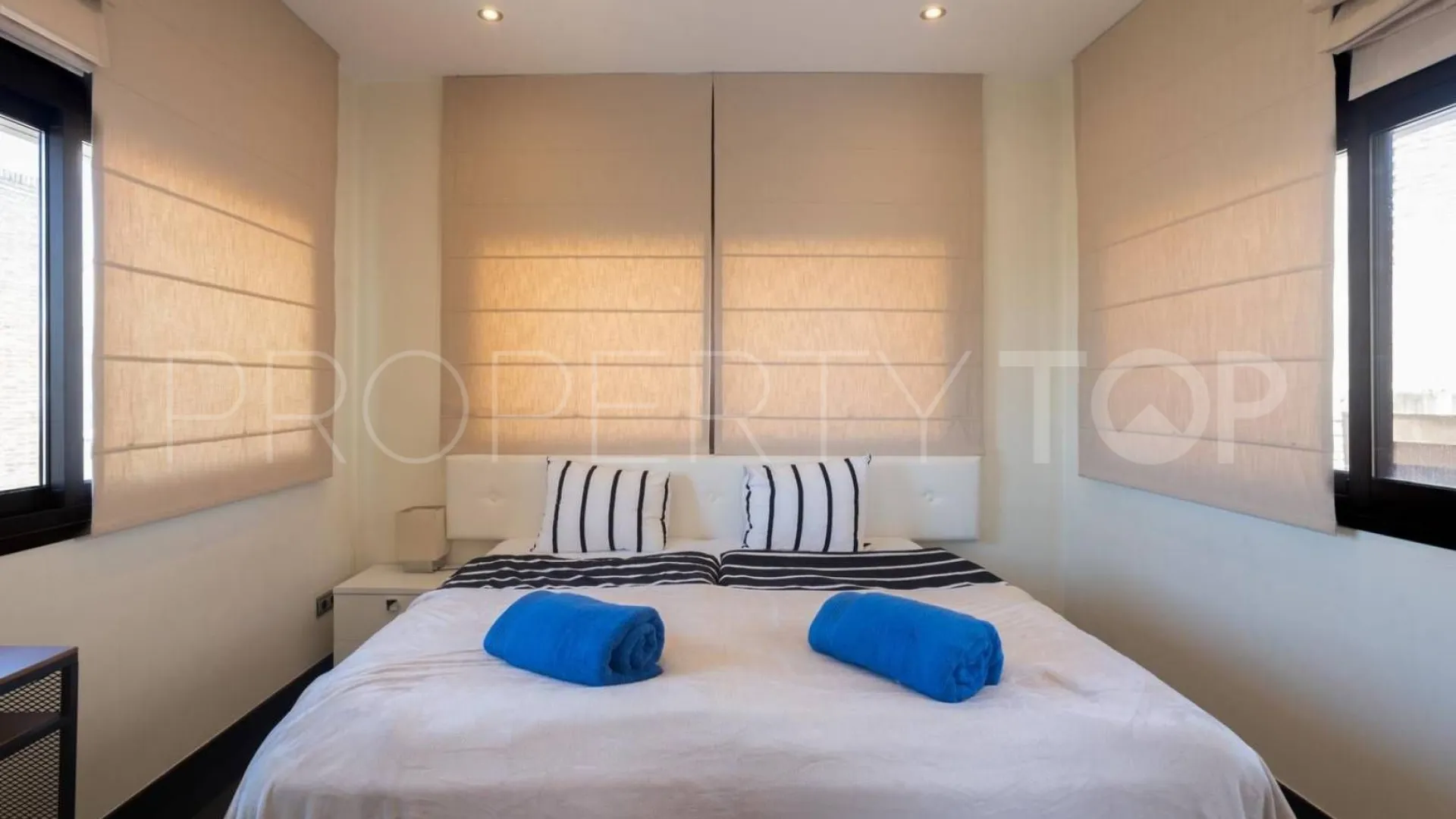 Duplex penthouse for sale in Bahia de la Plata