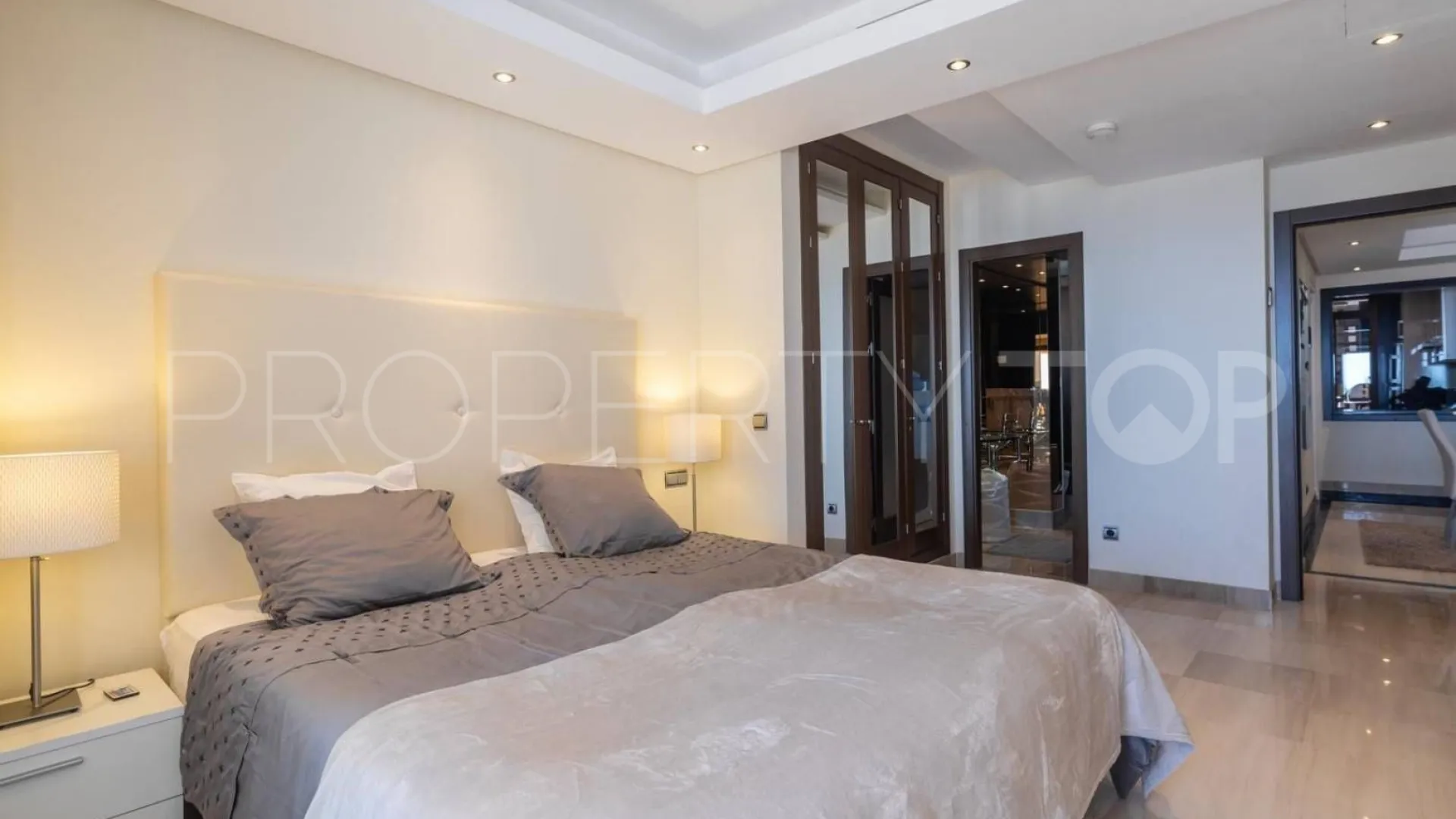 Duplex penthouse for sale in Bahia de la Plata