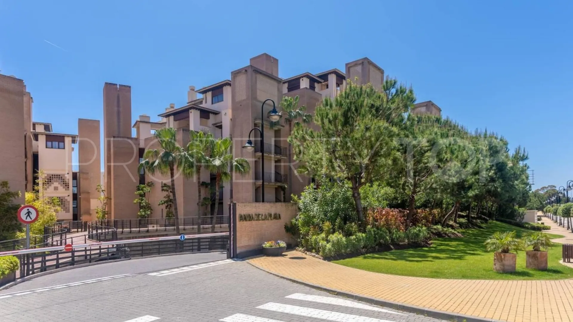 Duplex penthouse for sale in Bahia de la Plata
