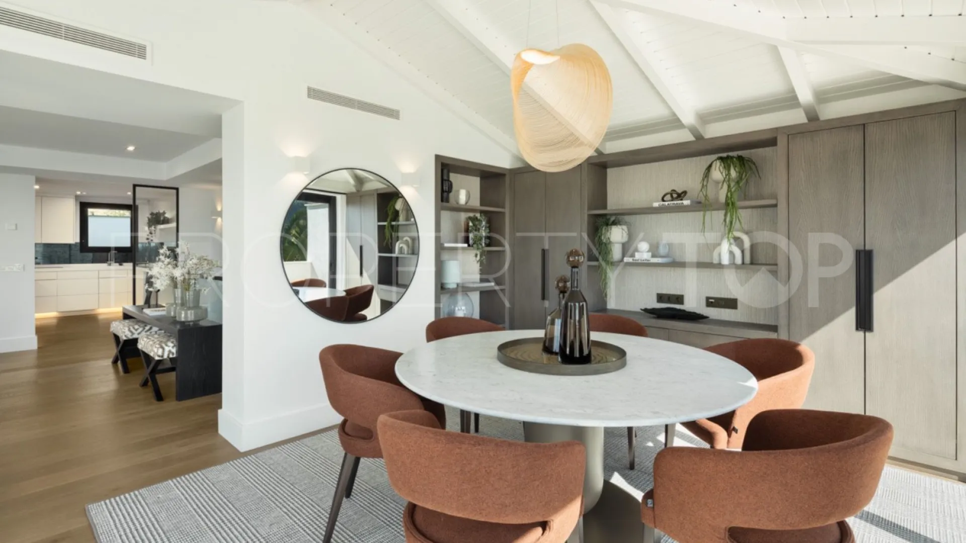 Nueva Andalucia, villa a la venta de 5 dormitorios