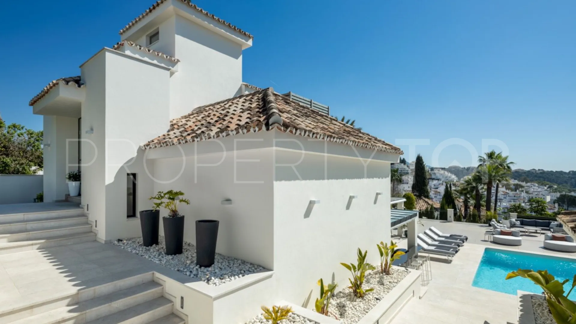 Nueva Andalucia, villa a la venta de 5 dormitorios