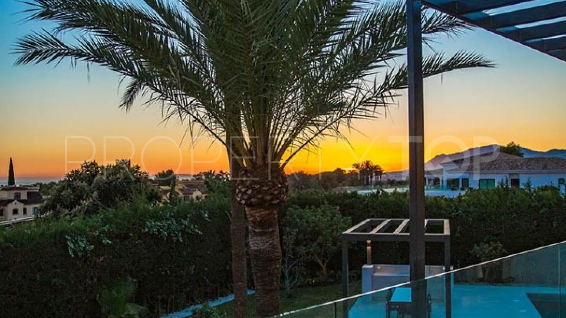 5 bedrooms villa in Nagüeles for sale