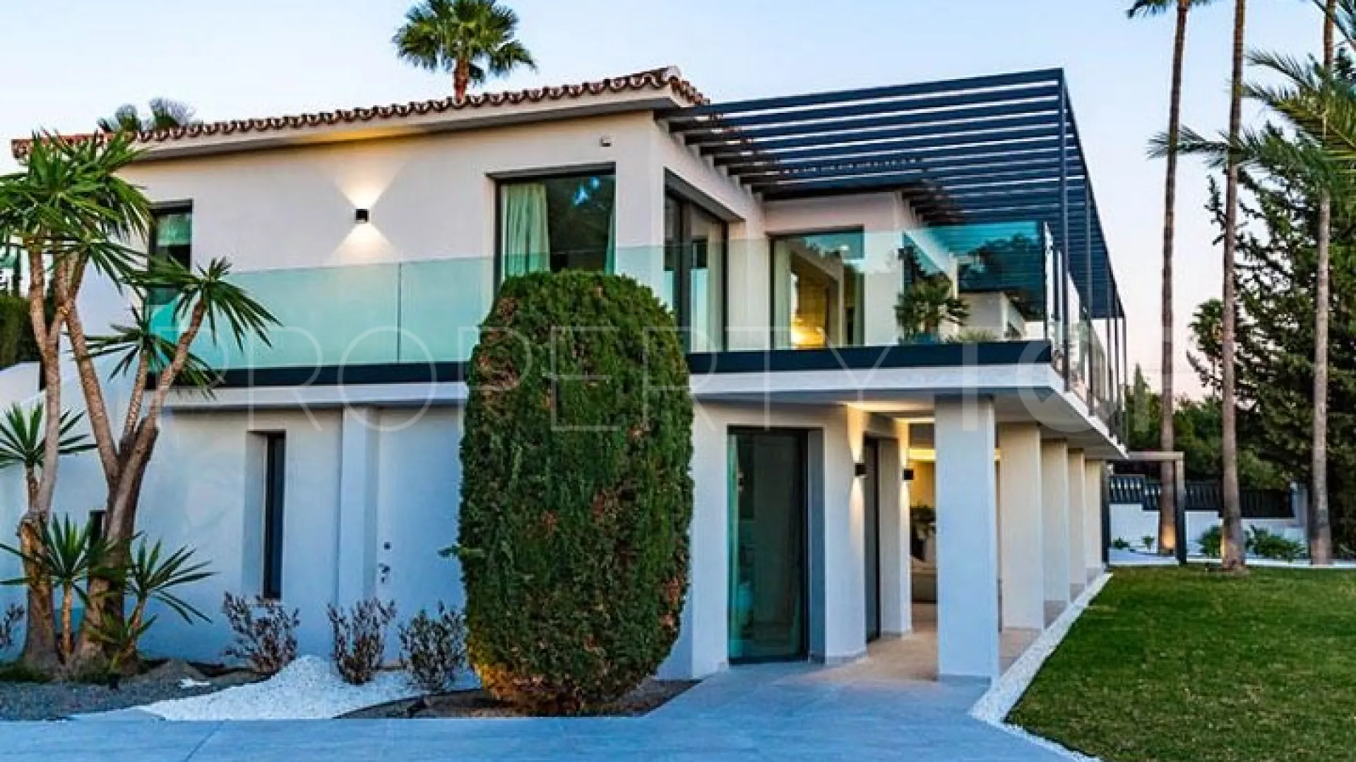 5 bedrooms villa in Nagüeles for sale