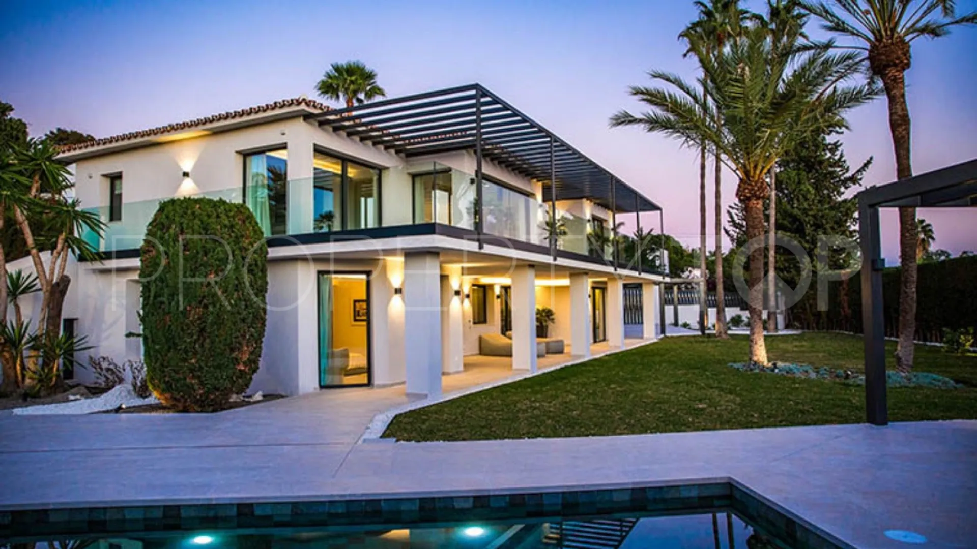 5 bedrooms villa in Nagüeles for sale
