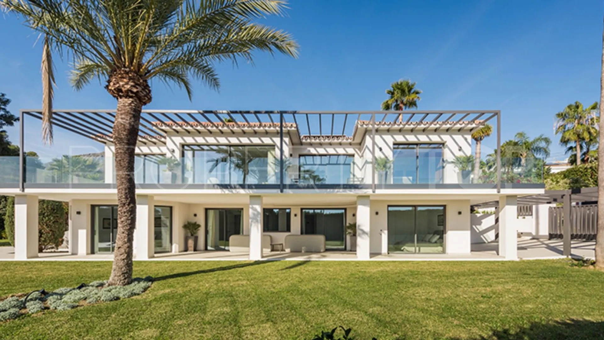 5 bedrooms villa in Nagüeles for sale