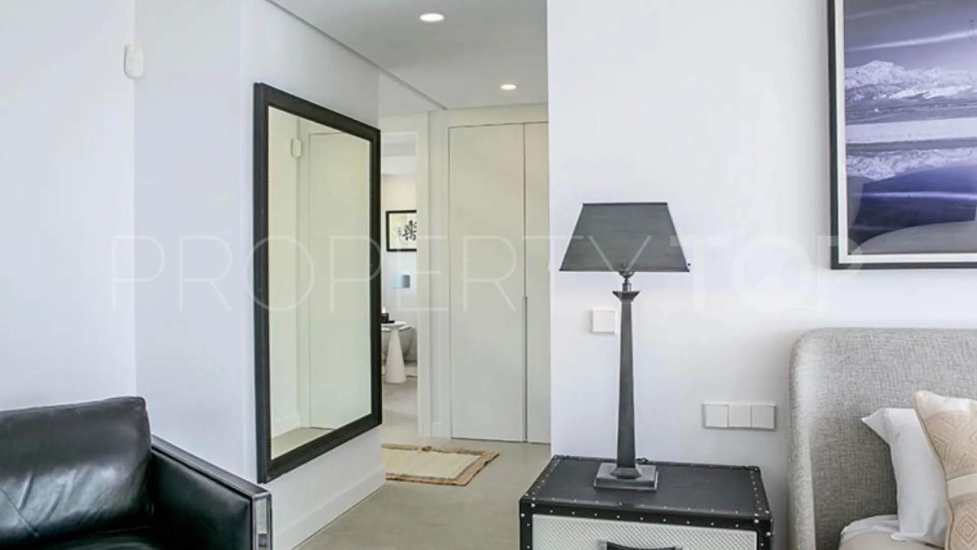 5 bedrooms villa in Nagüeles for sale