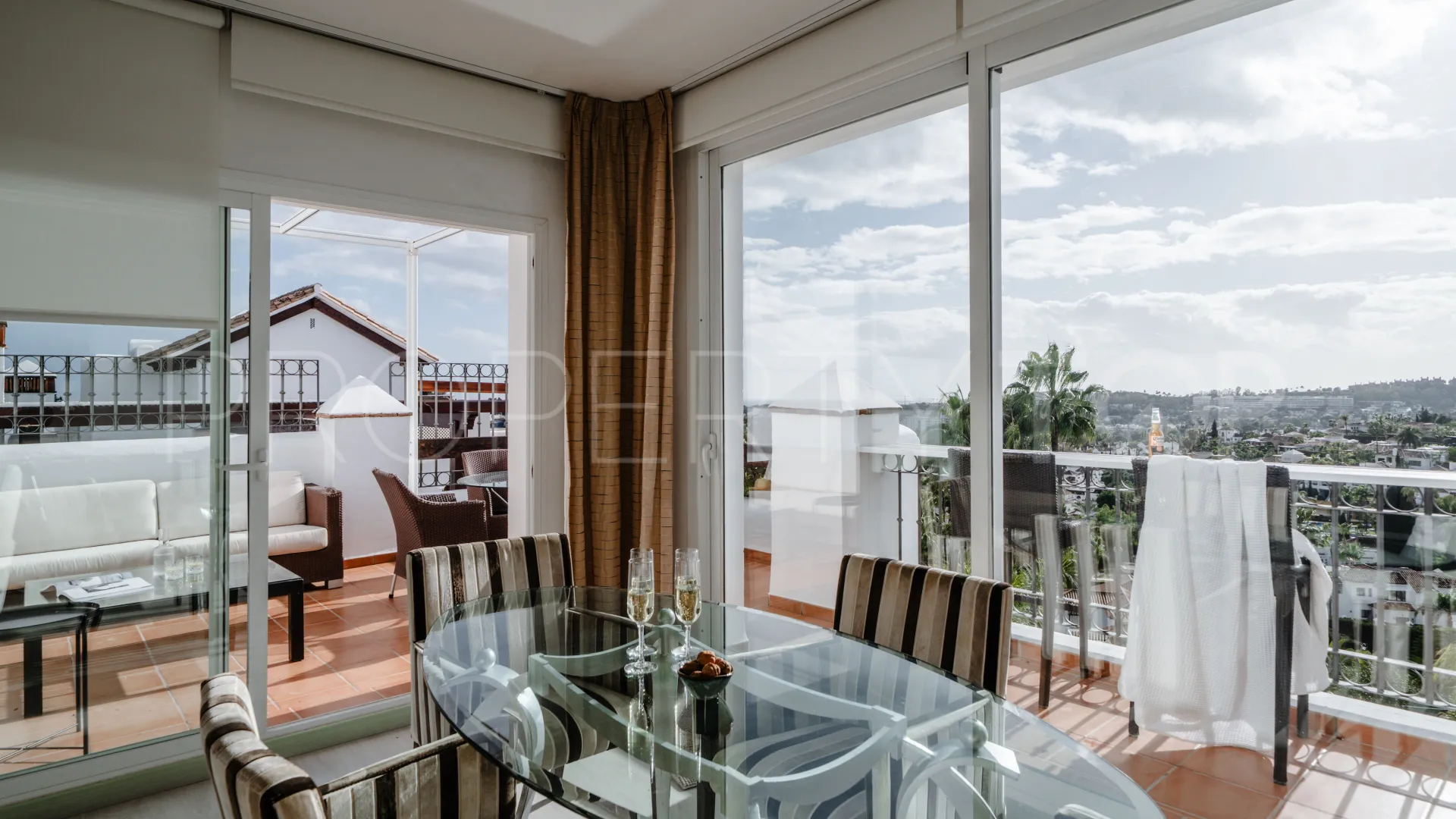 Atico duplex a la venta en Nueva Andalucia de 2 dormitorios