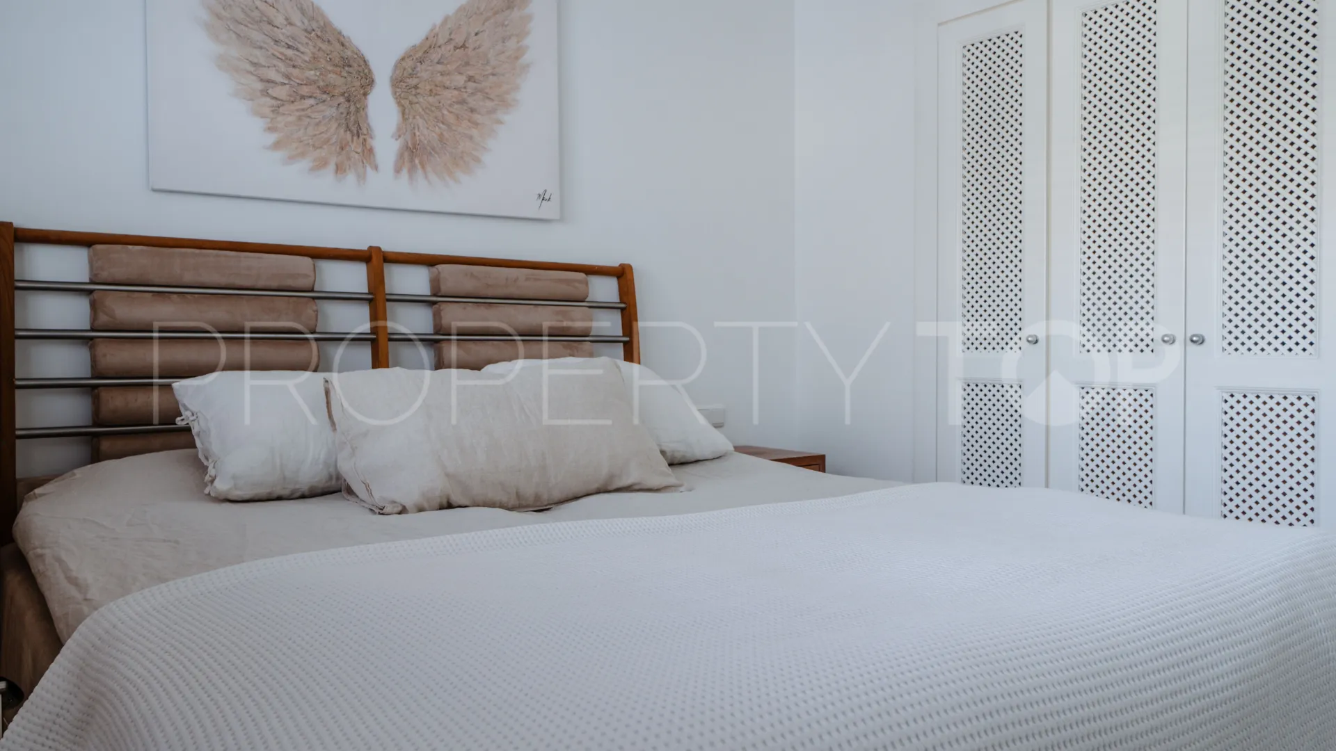 Atico duplex a la venta en Nueva Andalucia de 2 dormitorios