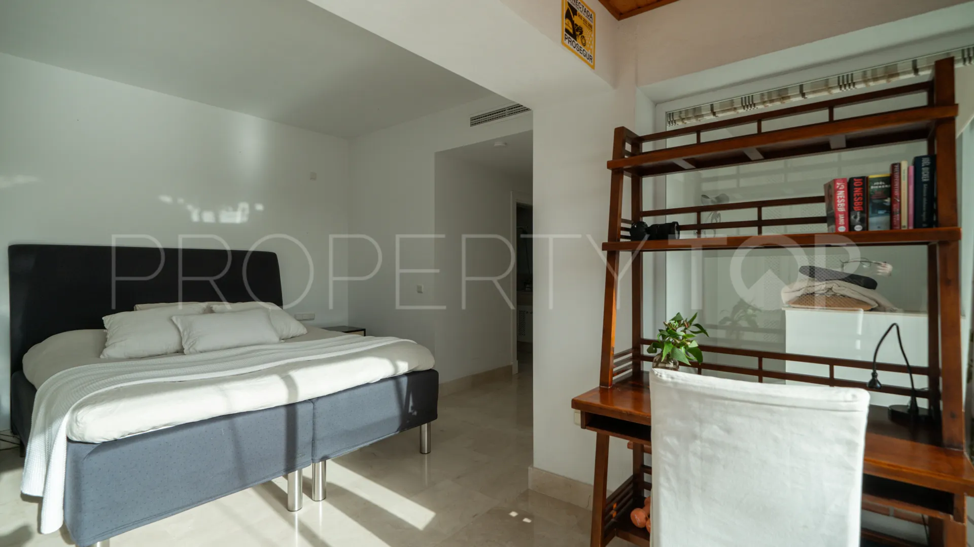 Atico duplex a la venta en Nueva Andalucia de 2 dormitorios