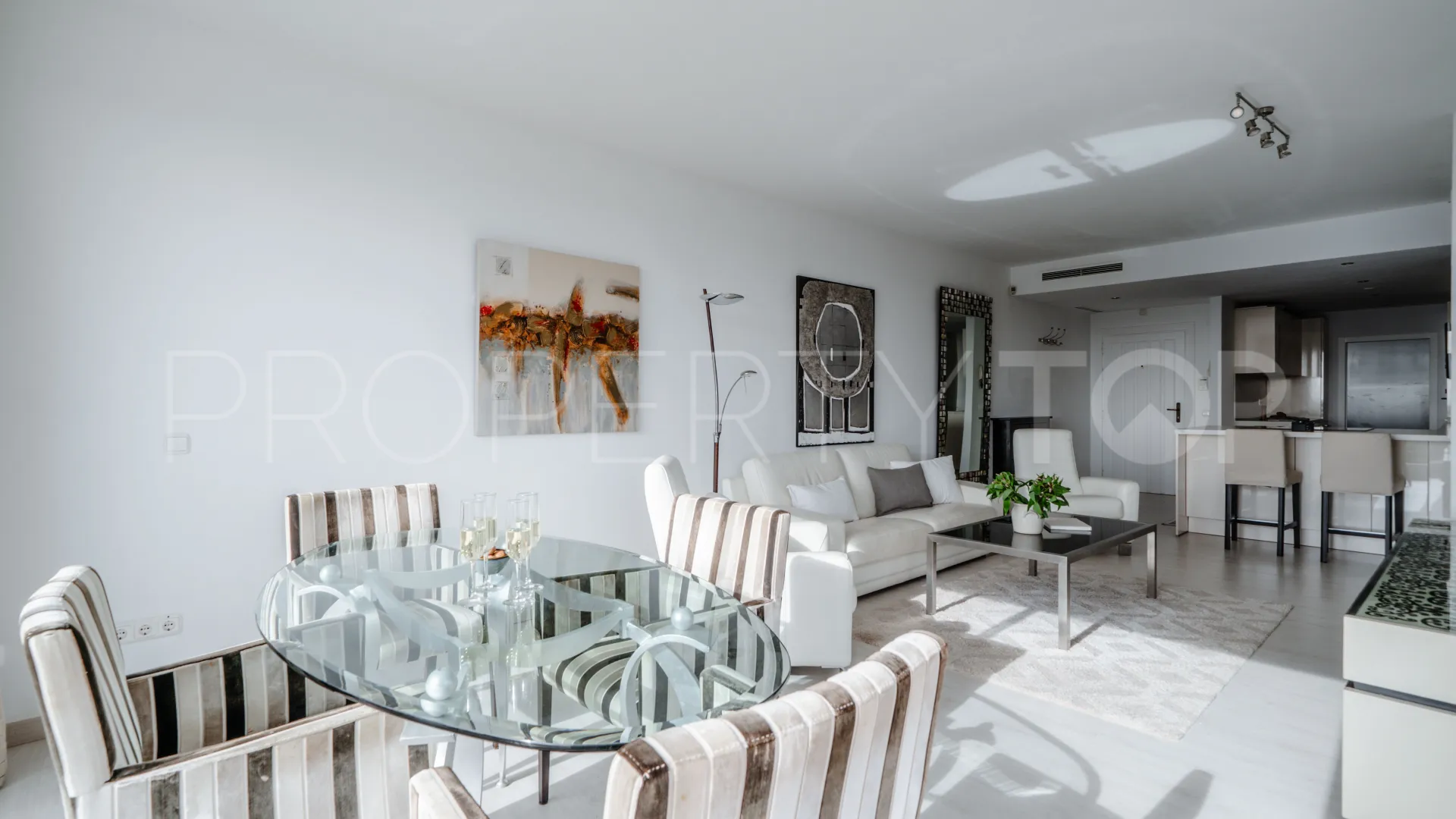 Atico duplex a la venta en Nueva Andalucia de 2 dormitorios