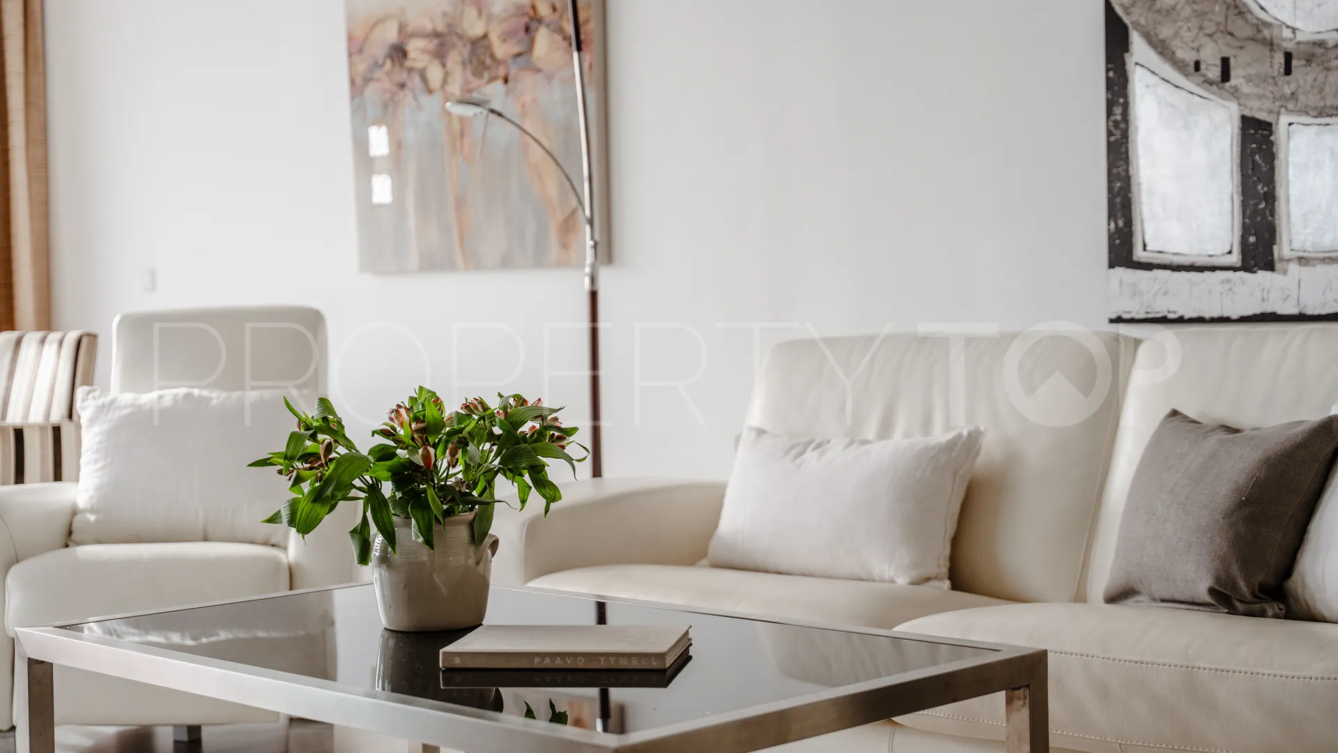 Atico duplex a la venta en Nueva Andalucia de 2 dormitorios