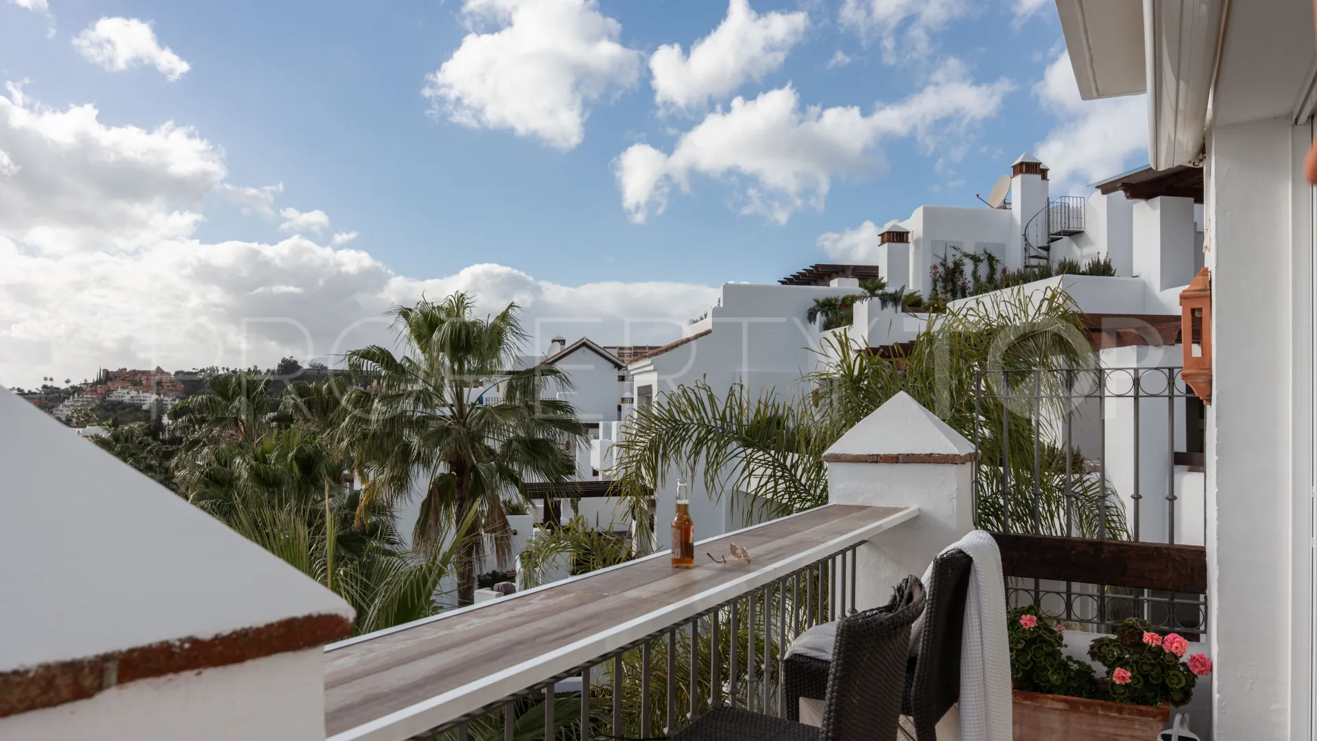 Atico duplex a la venta en Nueva Andalucia de 2 dormitorios