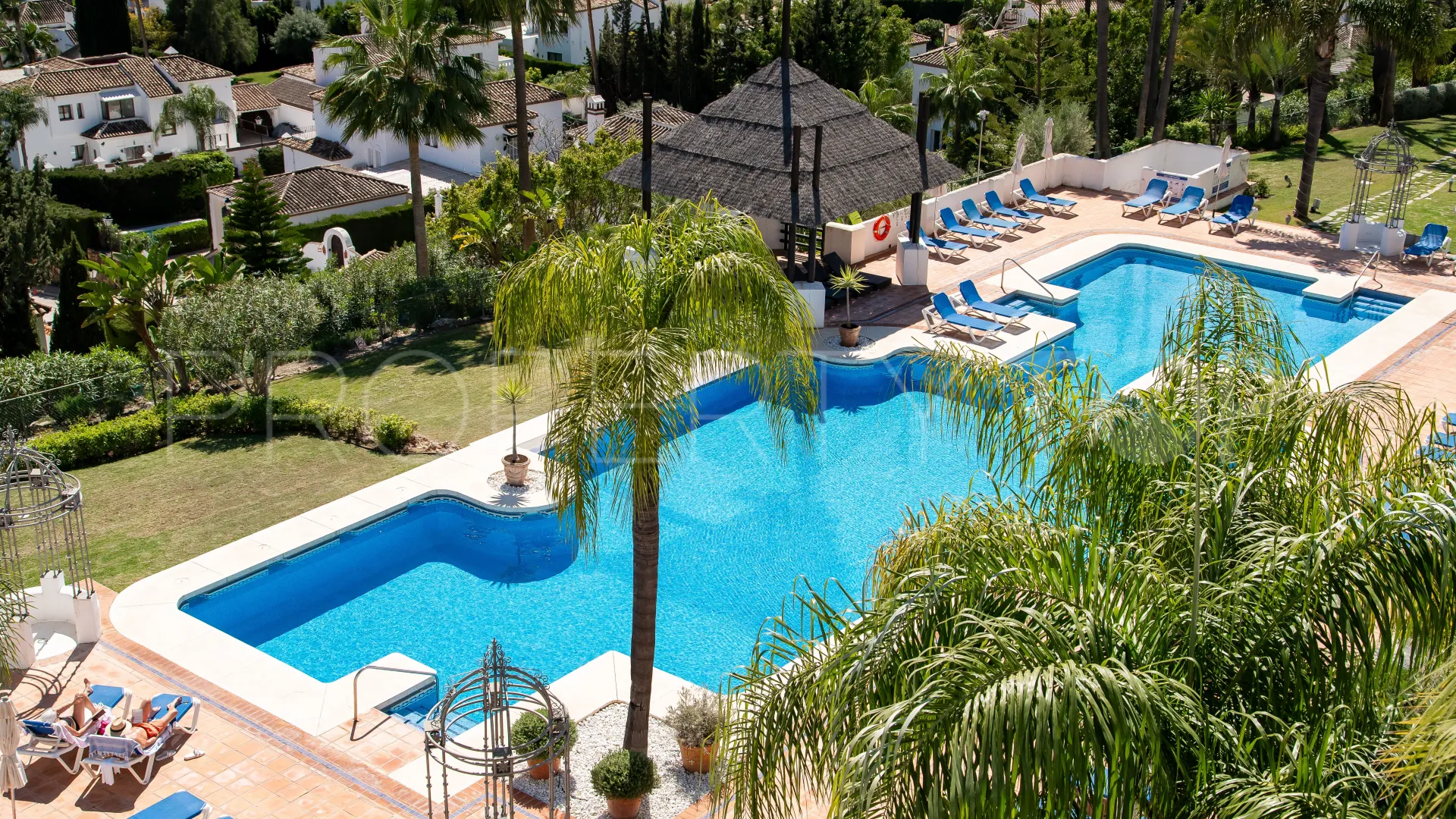 Atico duplex a la venta en Nueva Andalucia de 2 dormitorios