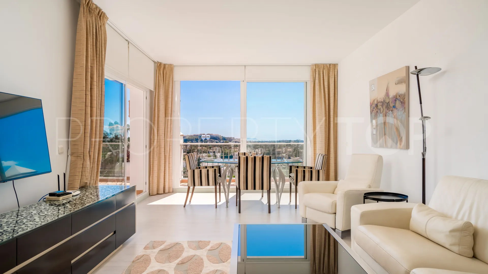 Atico duplex a la venta en Nueva Andalucia de 2 dormitorios