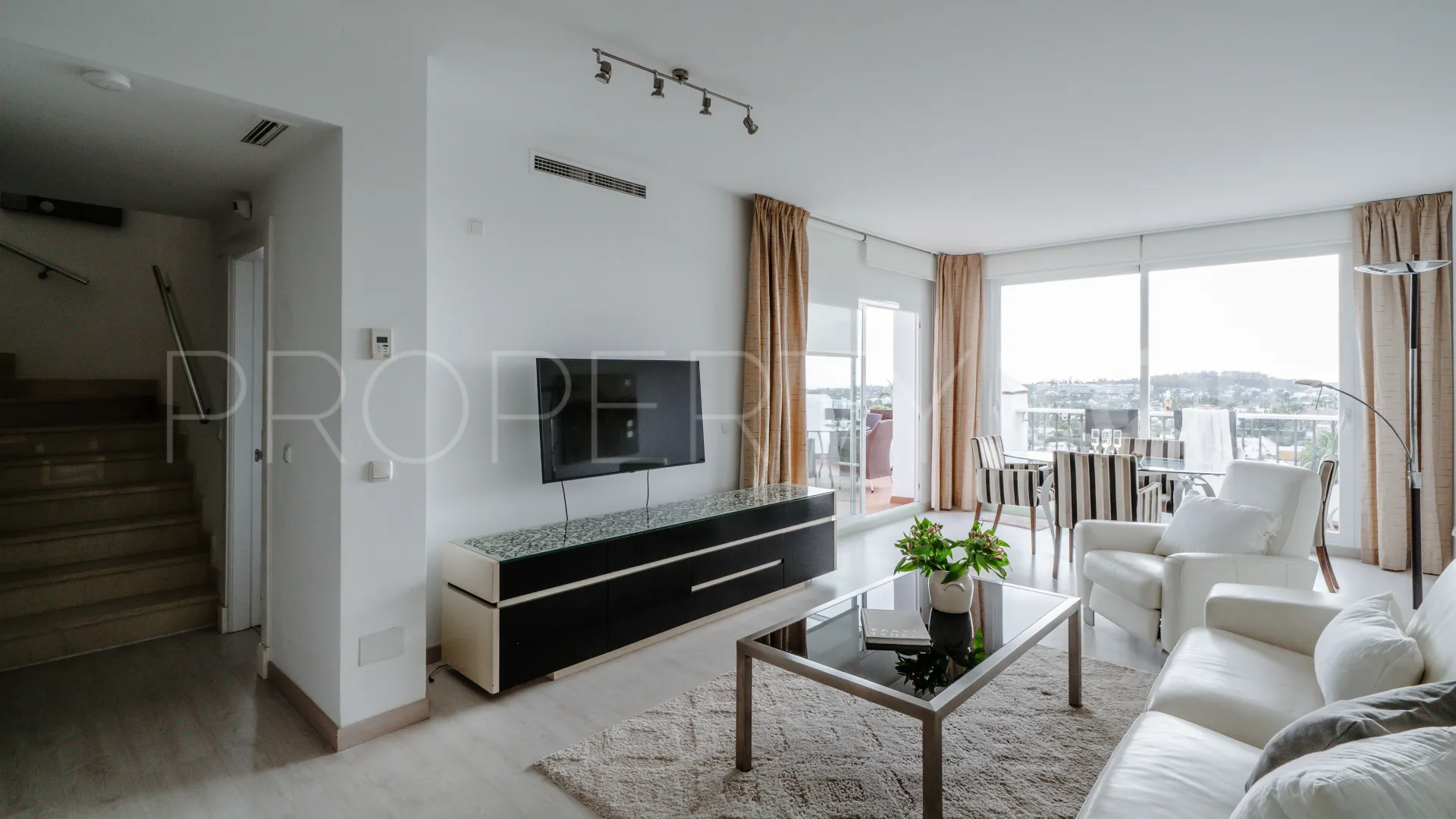 Atico duplex a la venta en Nueva Andalucia de 2 dormitorios