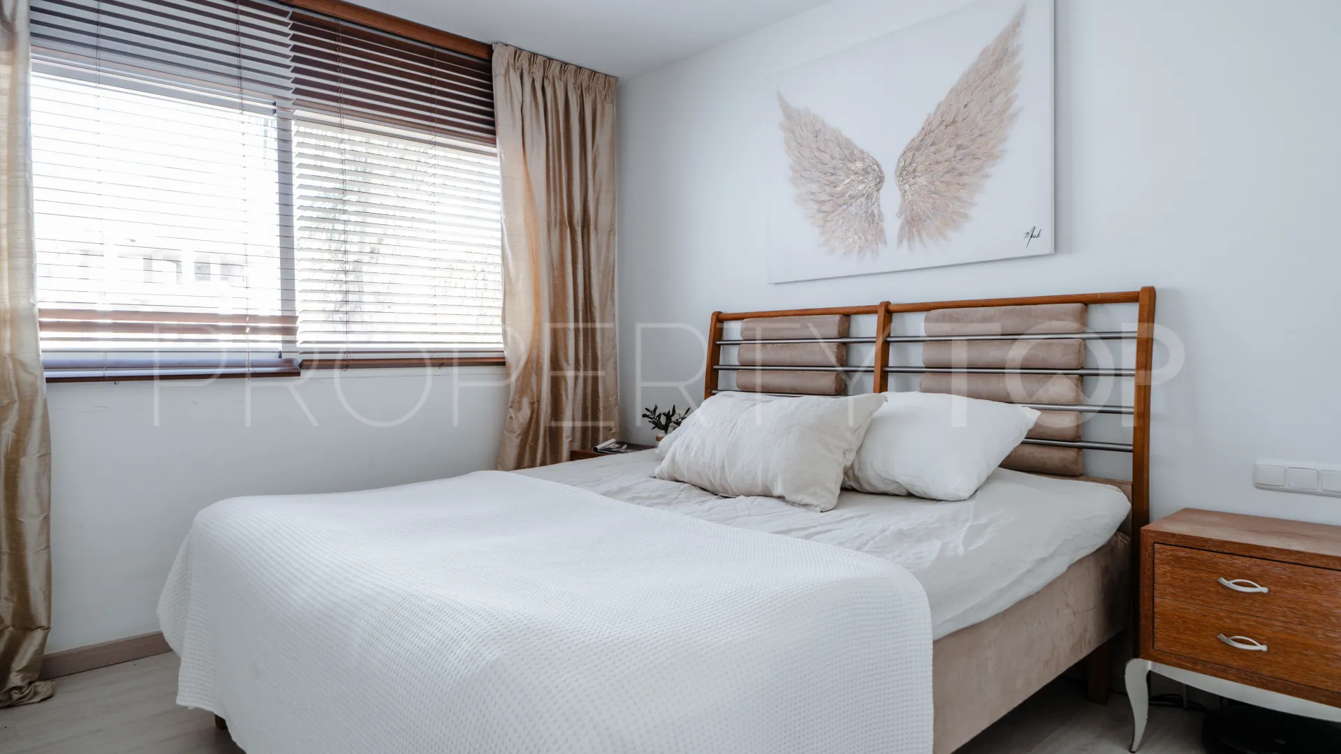 Atico duplex a la venta en Nueva Andalucia de 2 dormitorios