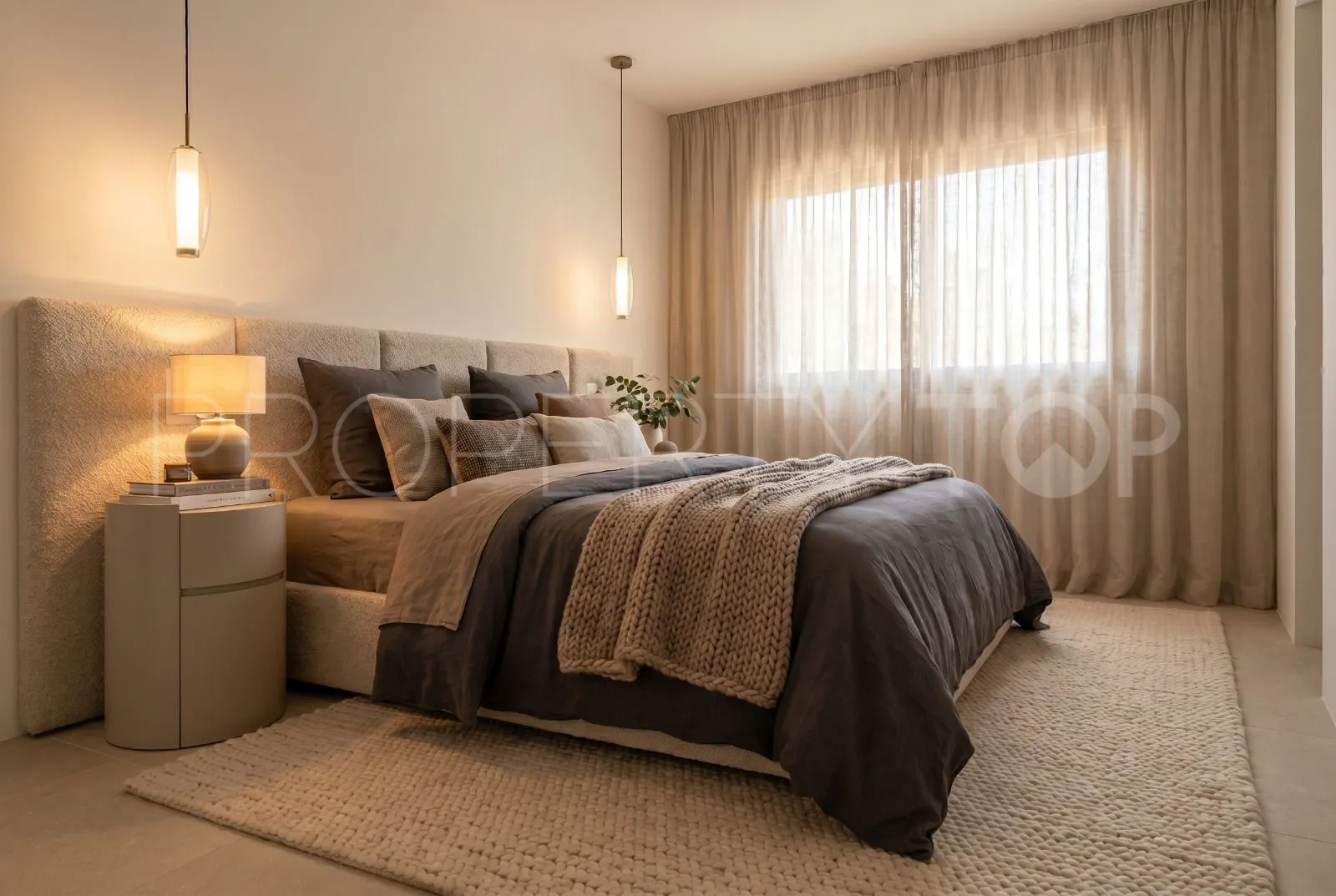 For sale Nueva Andalucia penthouse with 3 bedrooms