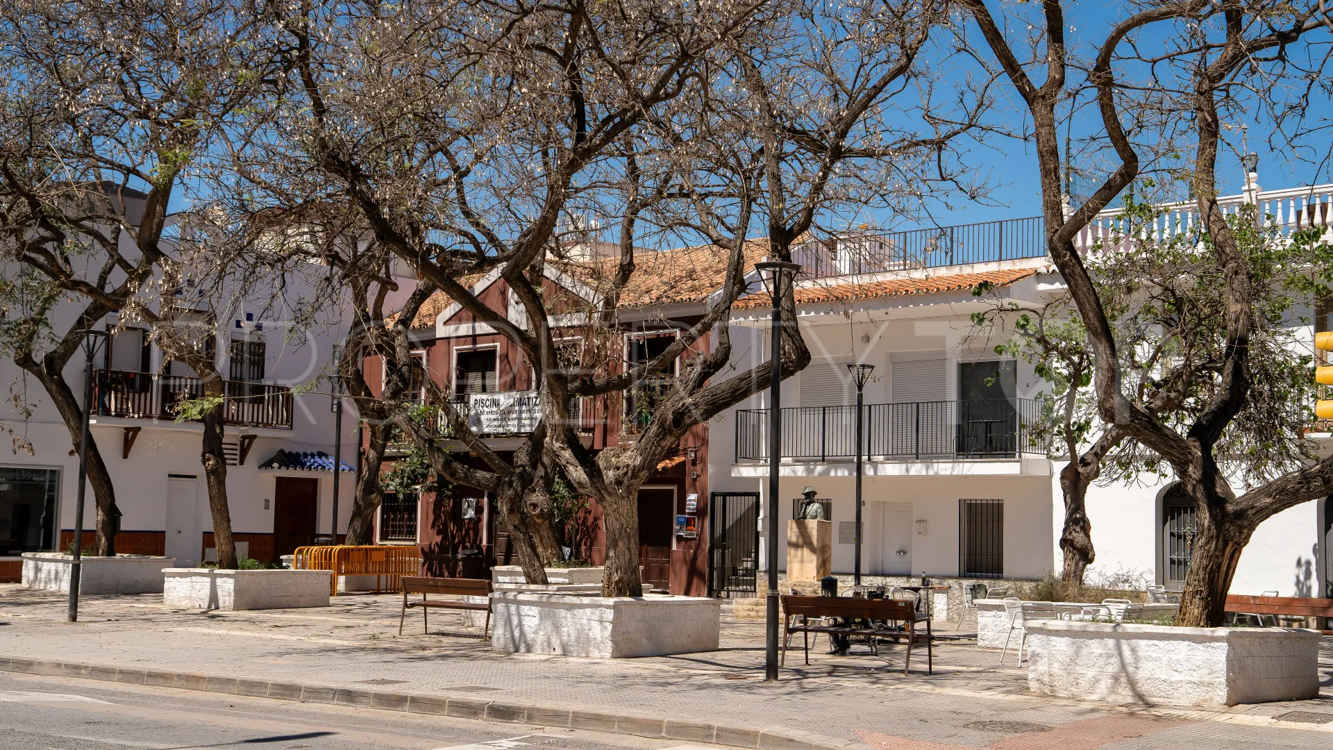 For sale commercial premises in Malaga - Este