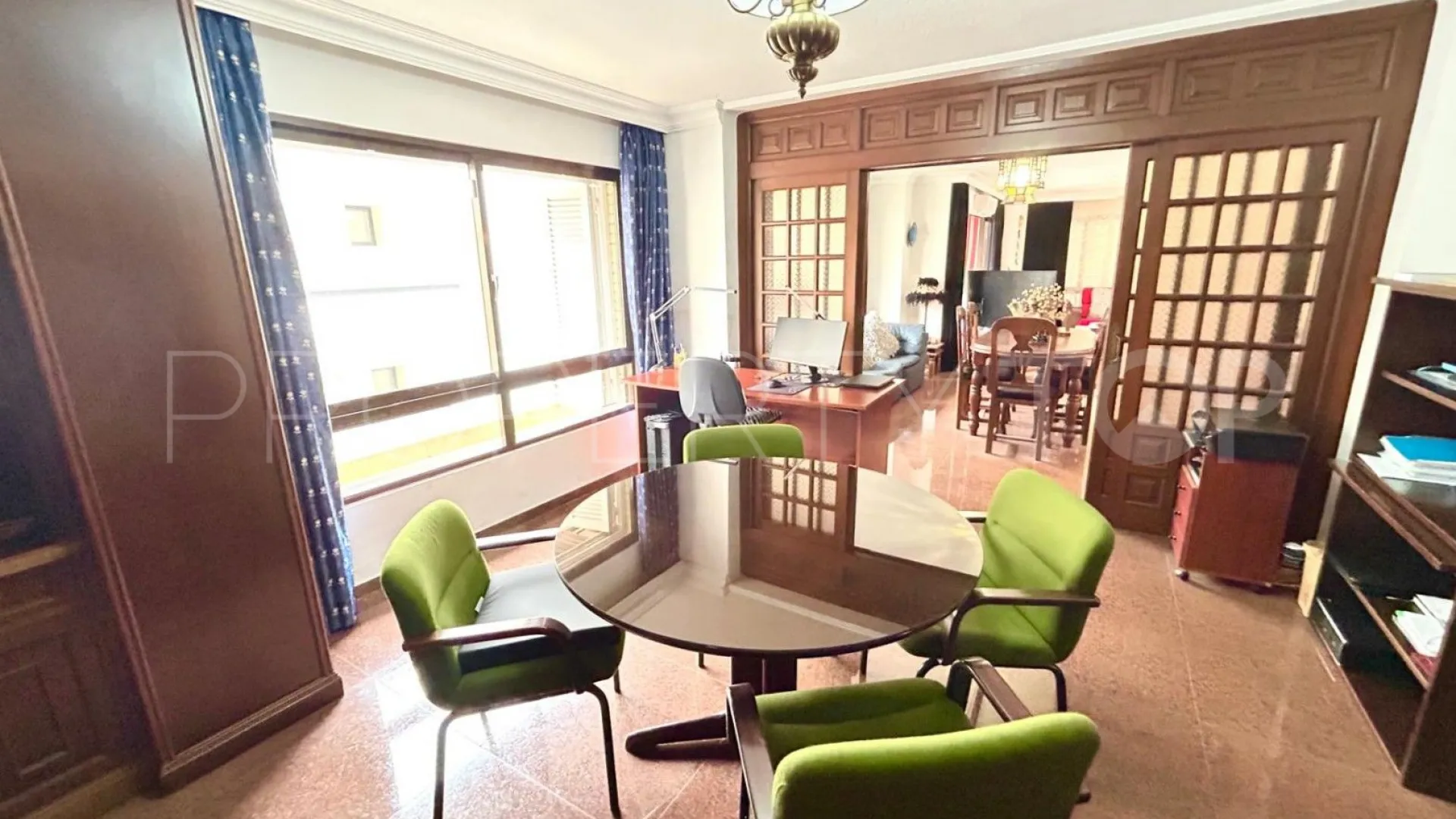 For sale 4 bedrooms flat in Fuengirola Centro