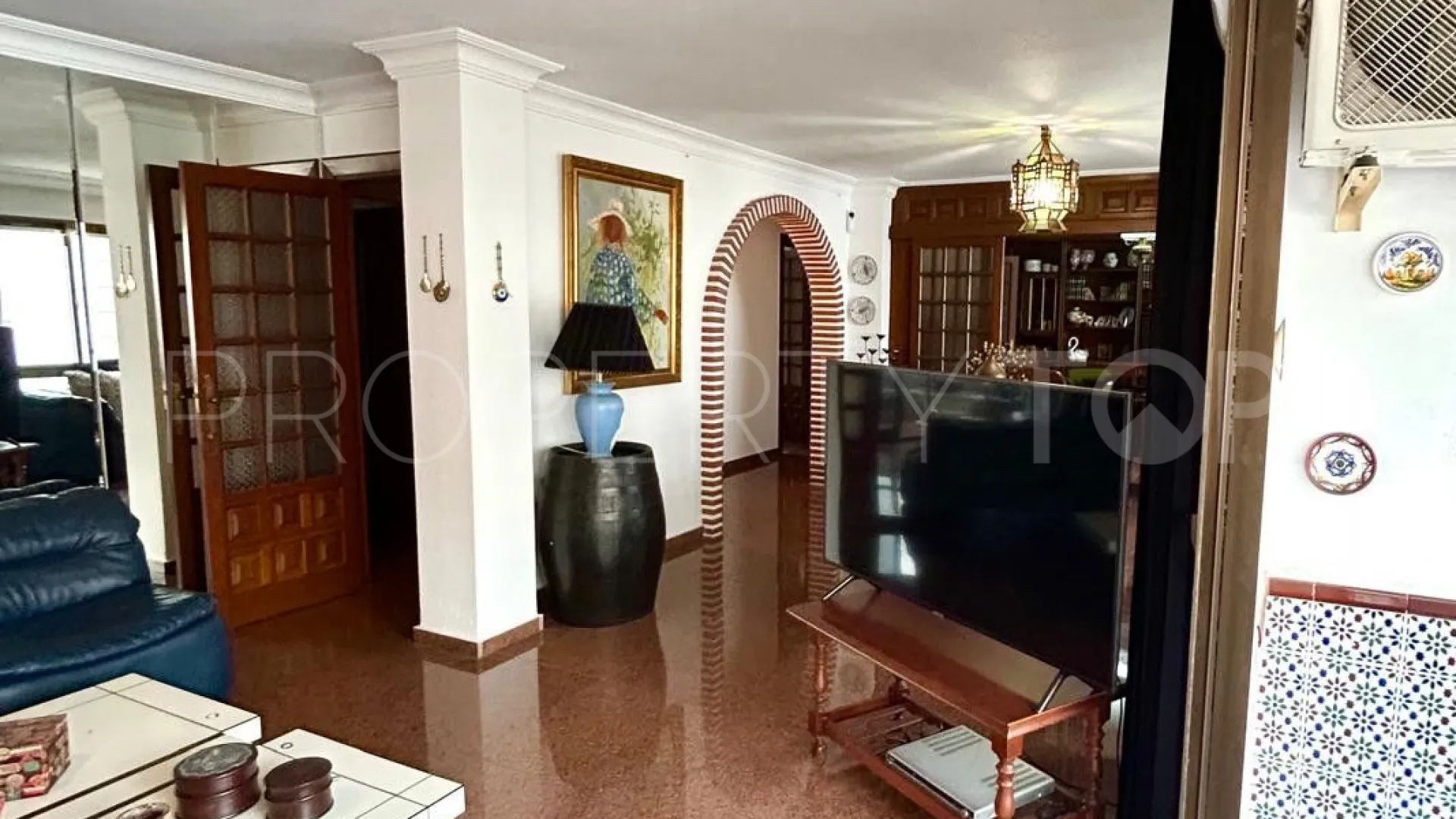 For sale 4 bedrooms flat in Fuengirola Centro