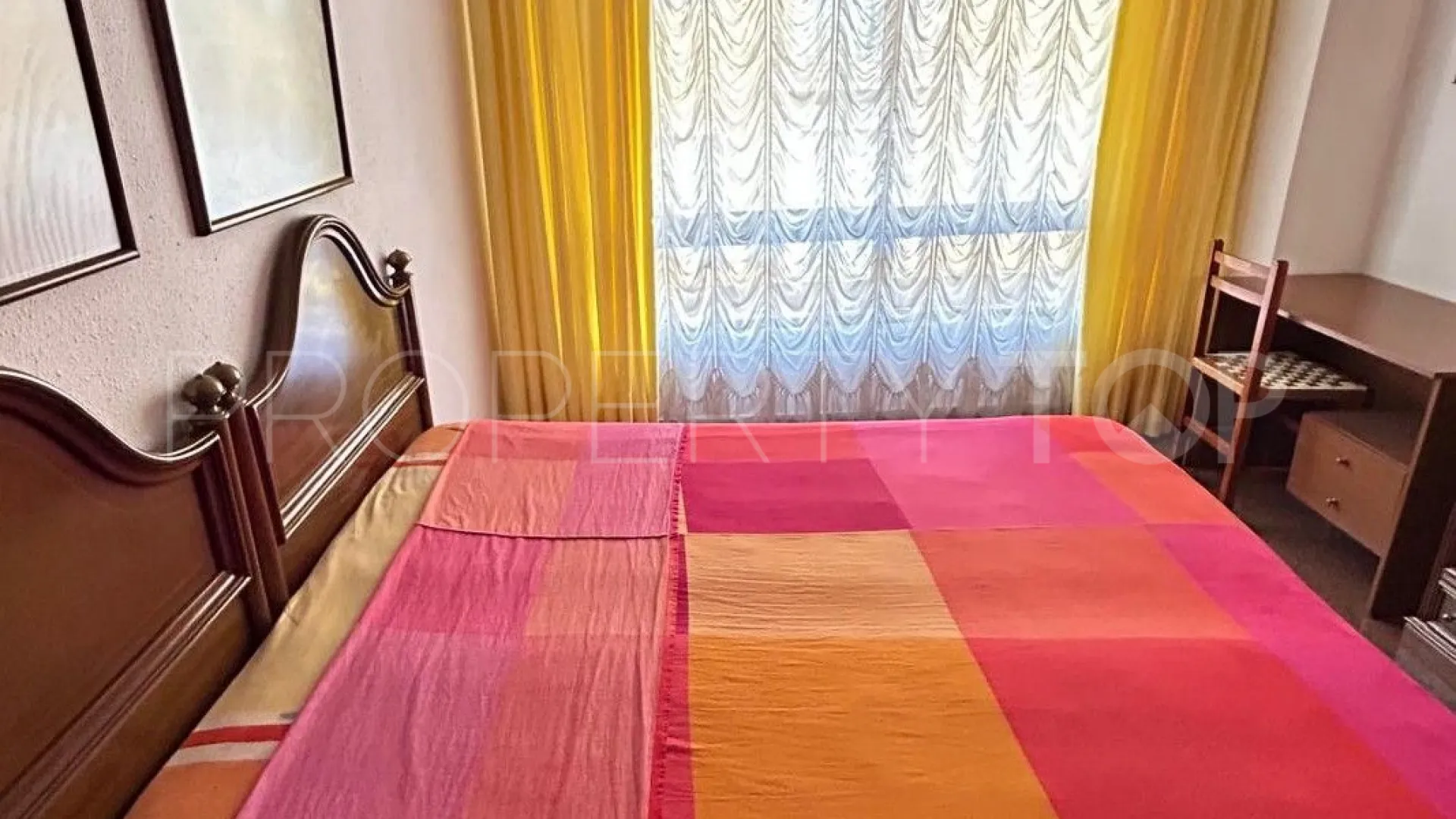 For sale 4 bedrooms flat in Fuengirola Centro