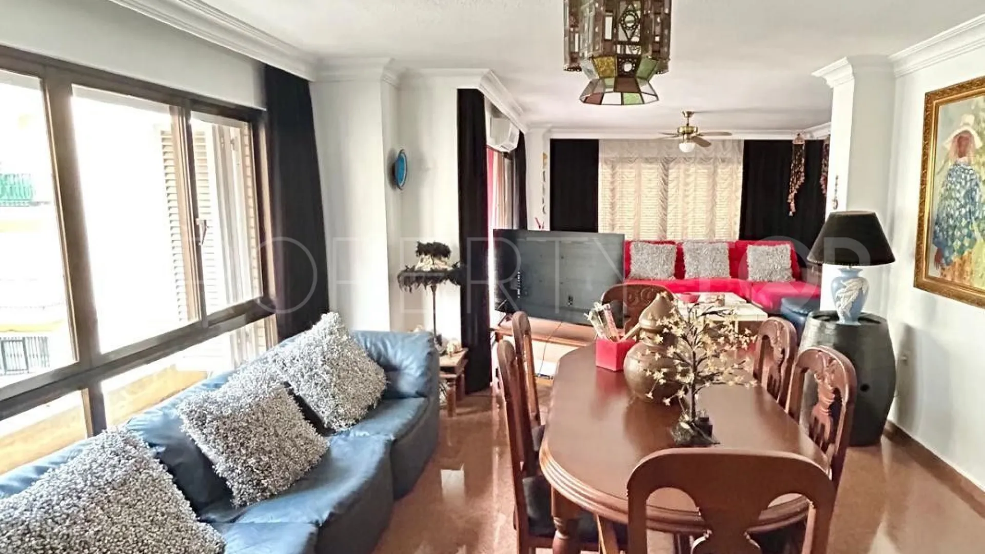 For sale 4 bedrooms flat in Fuengirola Centro