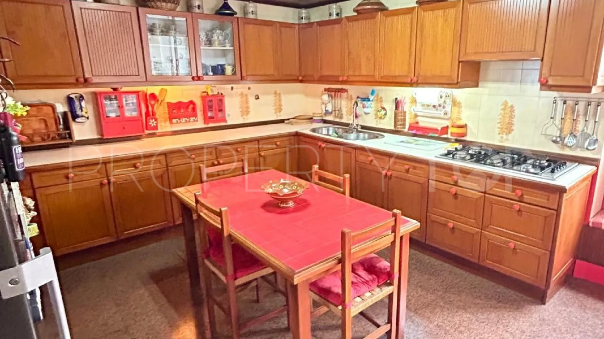 For sale 4 bedrooms flat in Fuengirola Centro
