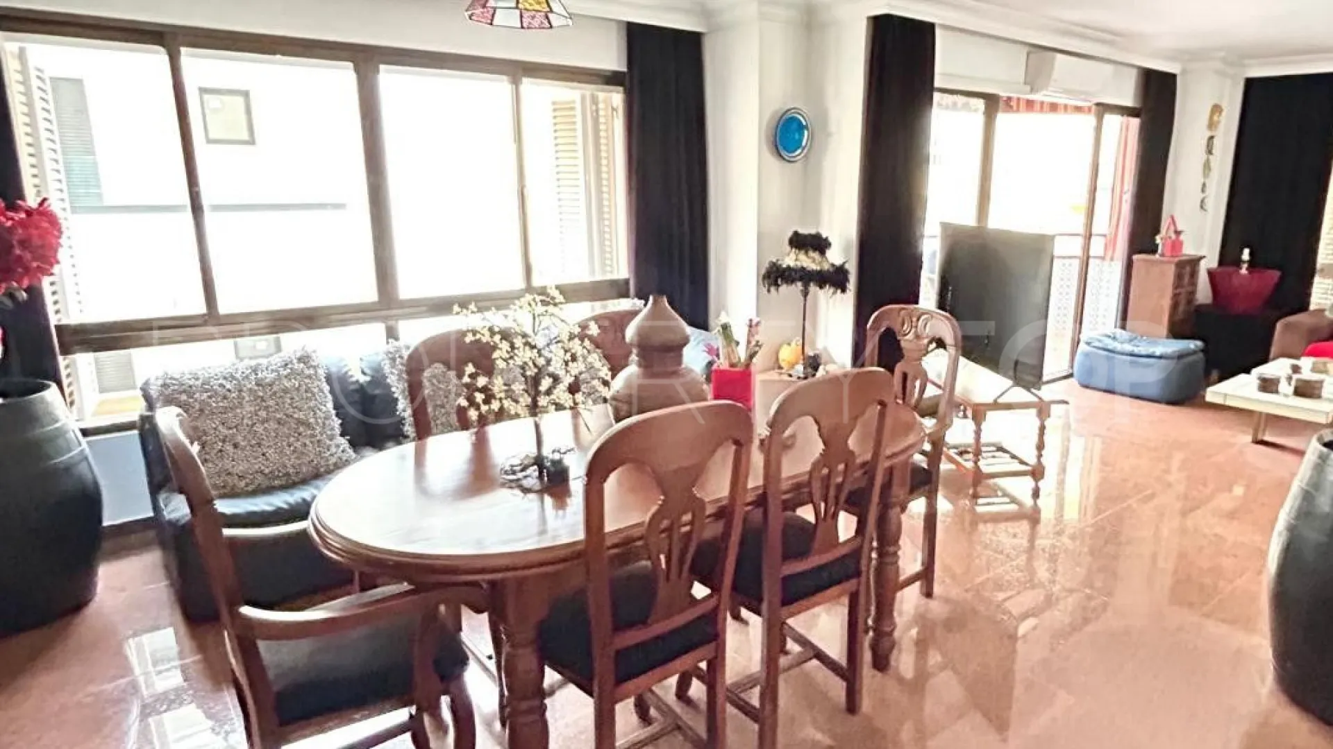 For sale 4 bedrooms flat in Fuengirola Centro