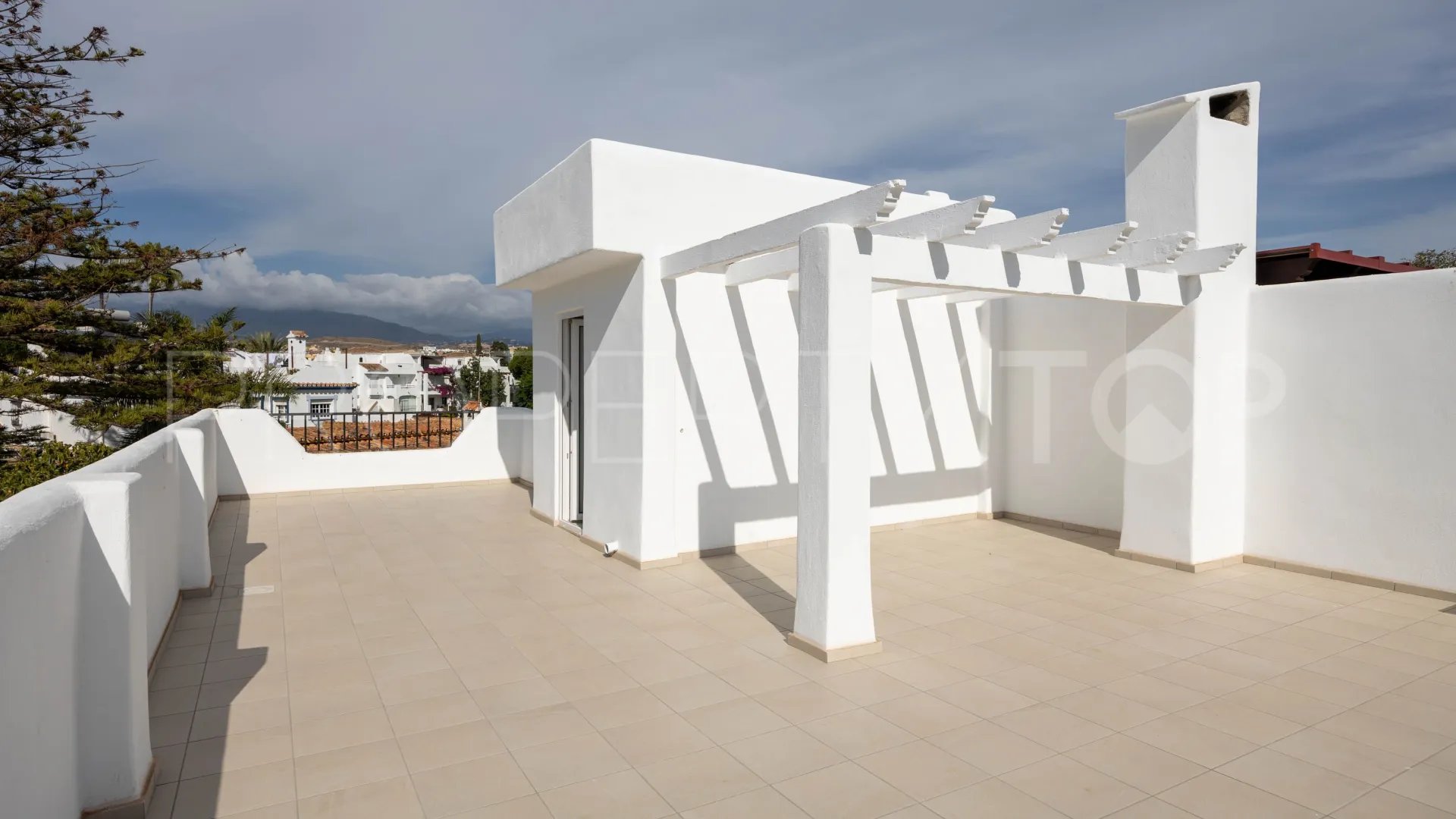 Semi detached house with 3 bedrooms for sale in Beach Side New Golden Mile