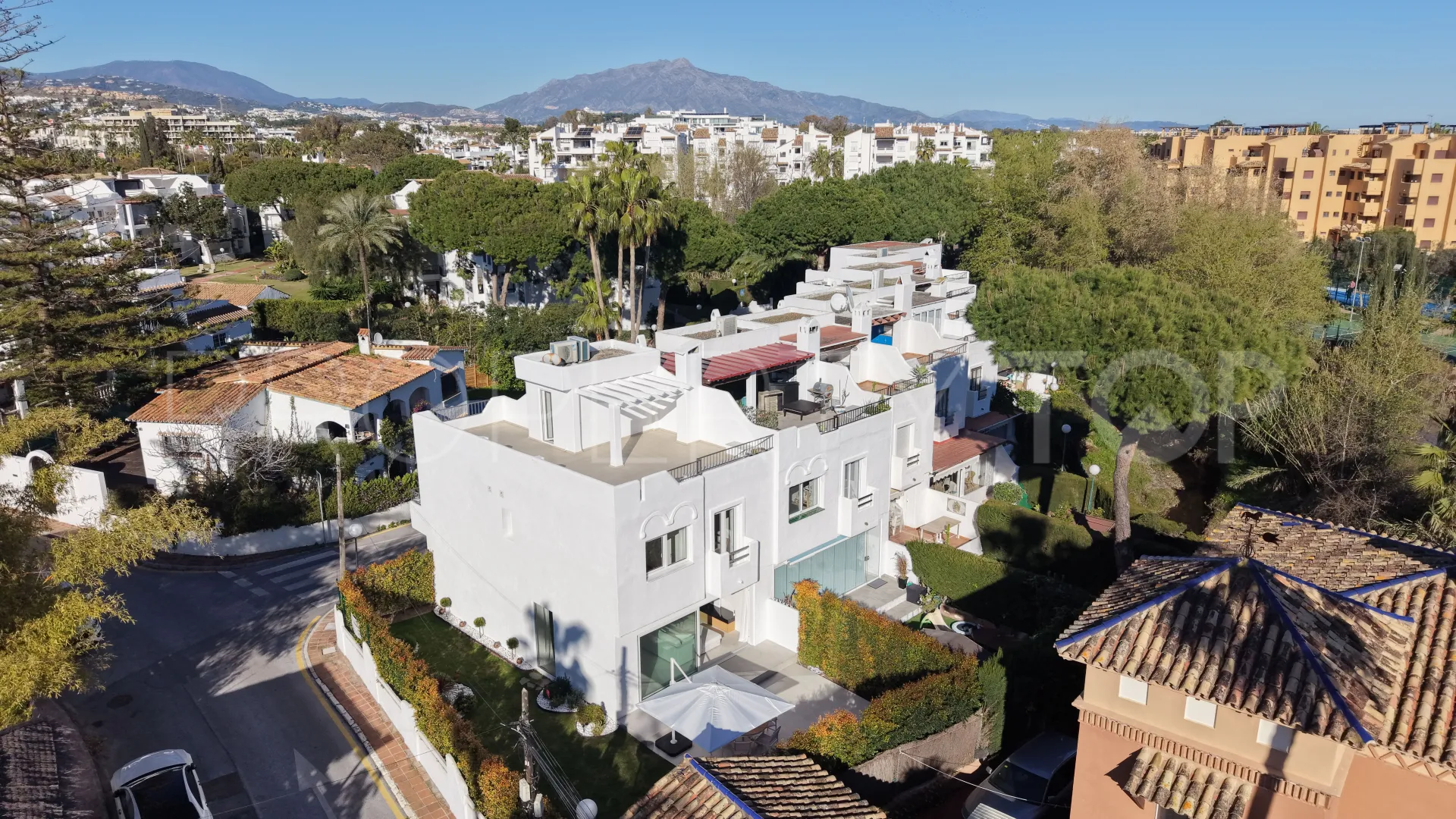 Semi detached house with 3 bedrooms for sale in Beach Side New Golden Mile
