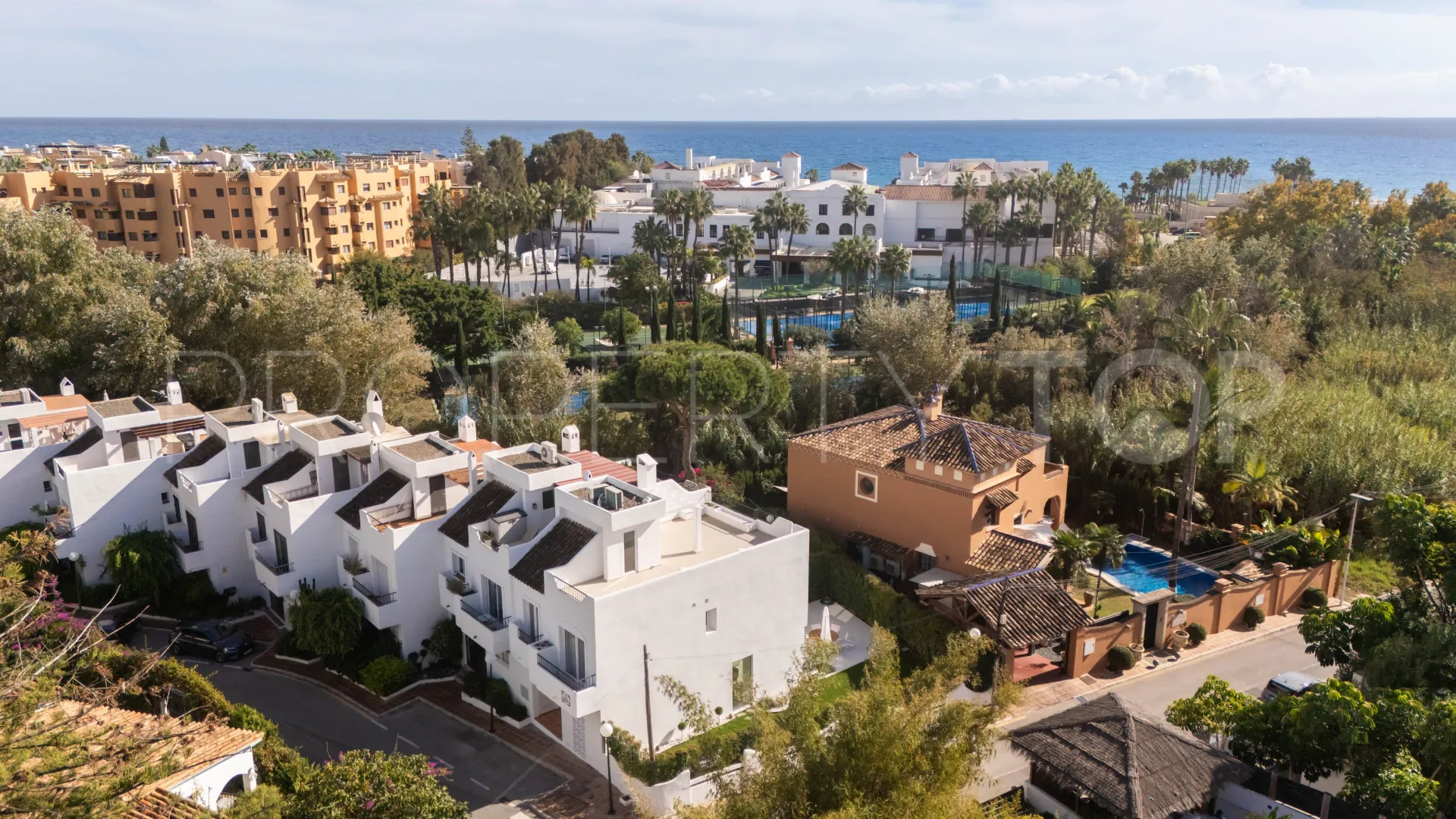Semi detached house with 3 bedrooms for sale in Beach Side New Golden Mile