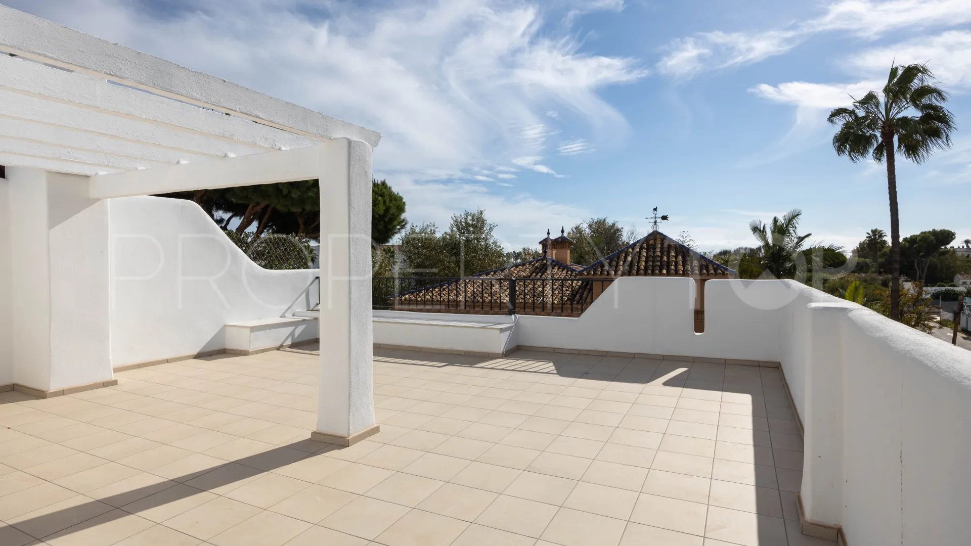 Semi detached house with 3 bedrooms for sale in Beach Side New Golden Mile