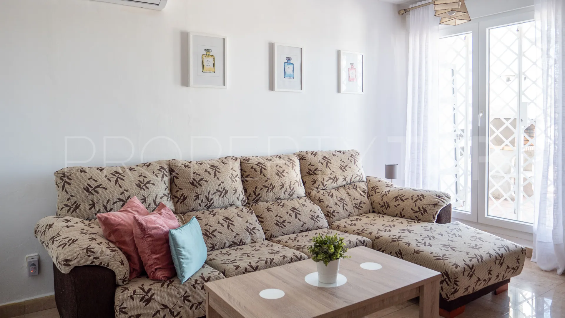 Se vende apartamento en Sabinillas de 2 dormitorios